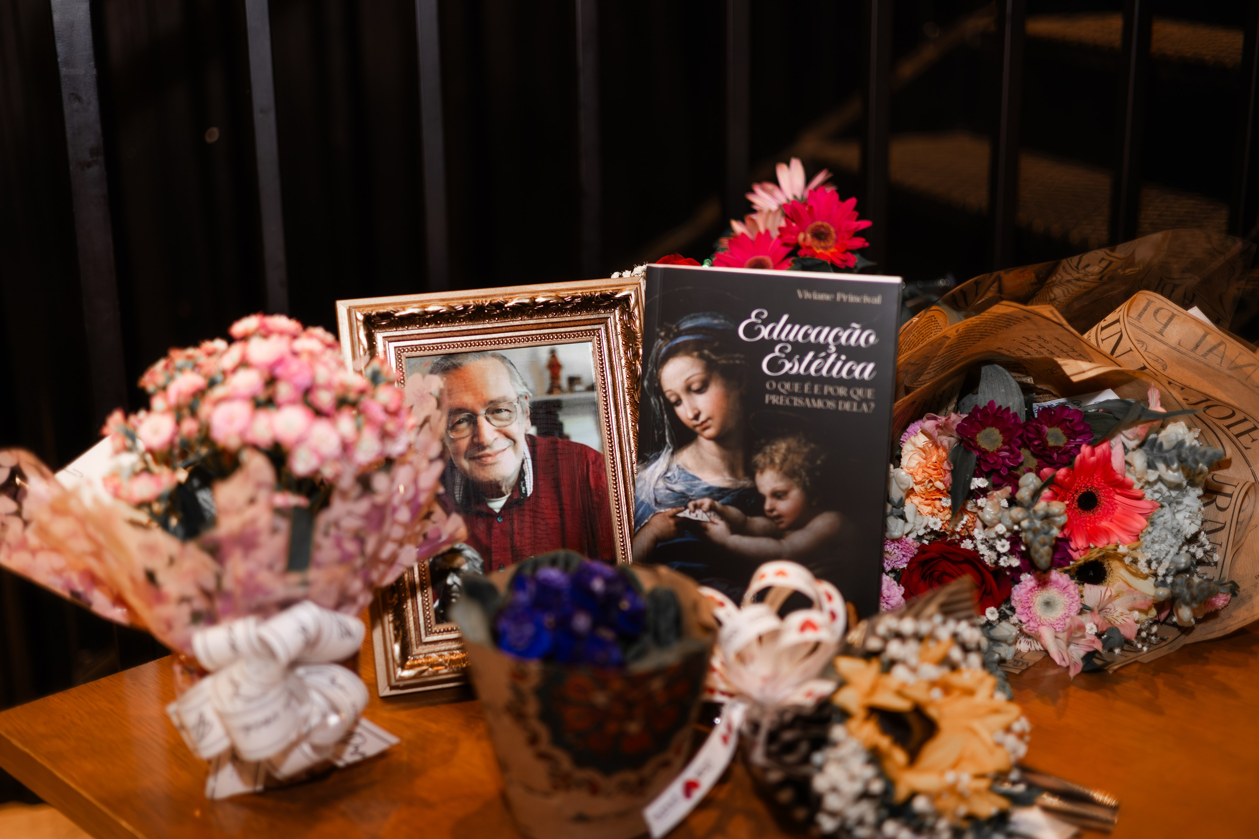 Lançamento de Livro Vivi Princival