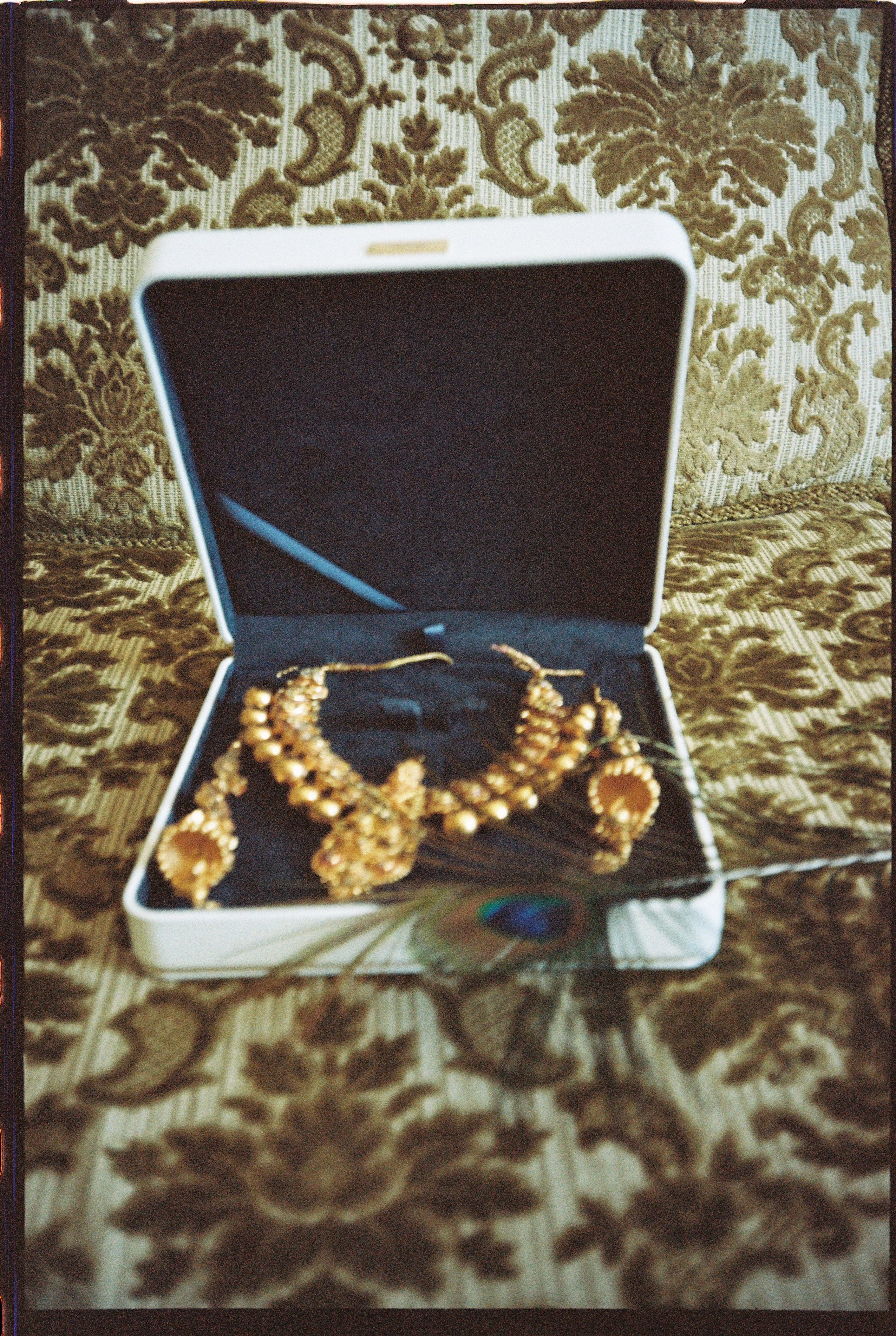 Wedding in a French Château | Destination Wedding Photography. Wedding photographer in Italy