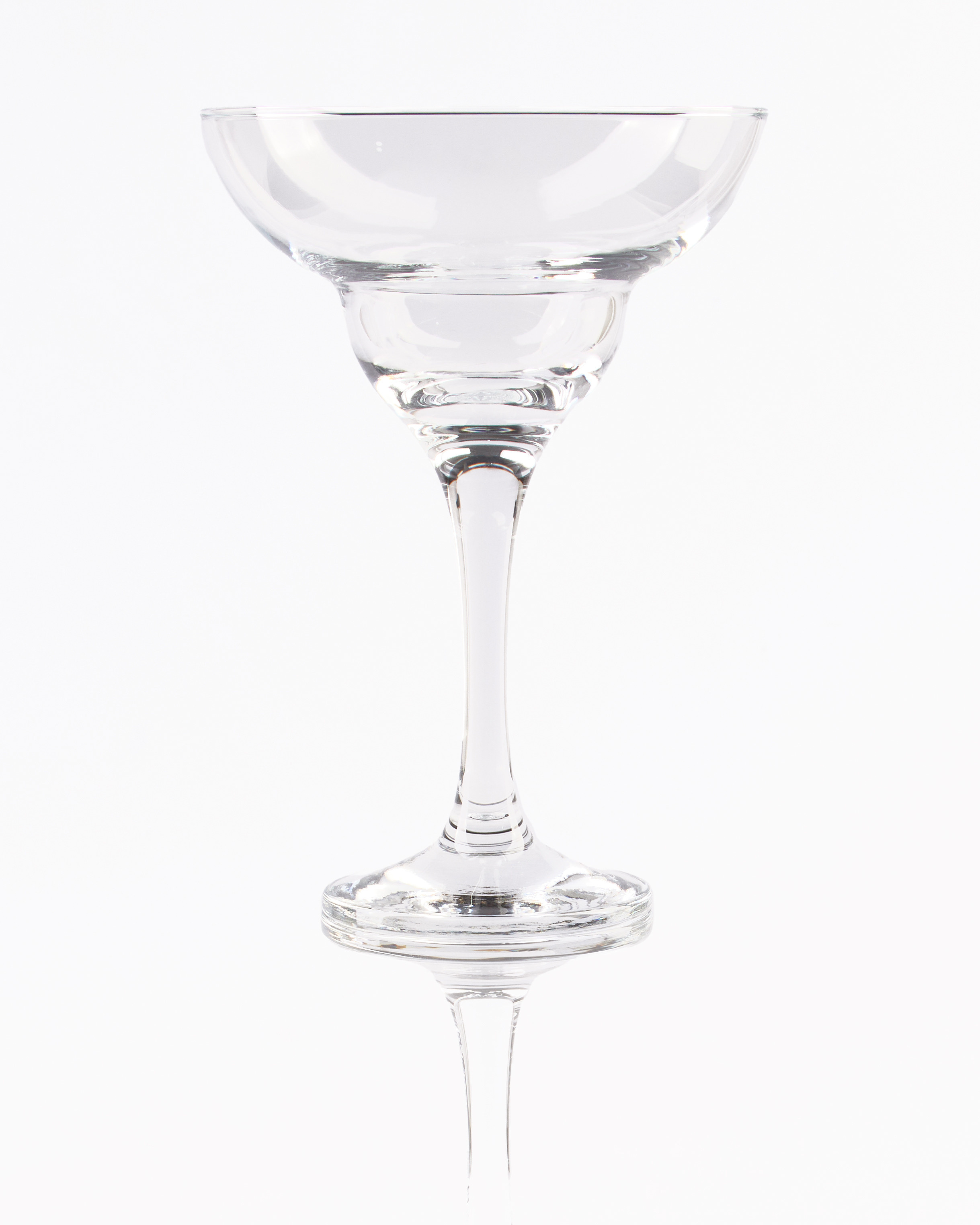 copa de cristal transparente fondo blanco fotografía producto