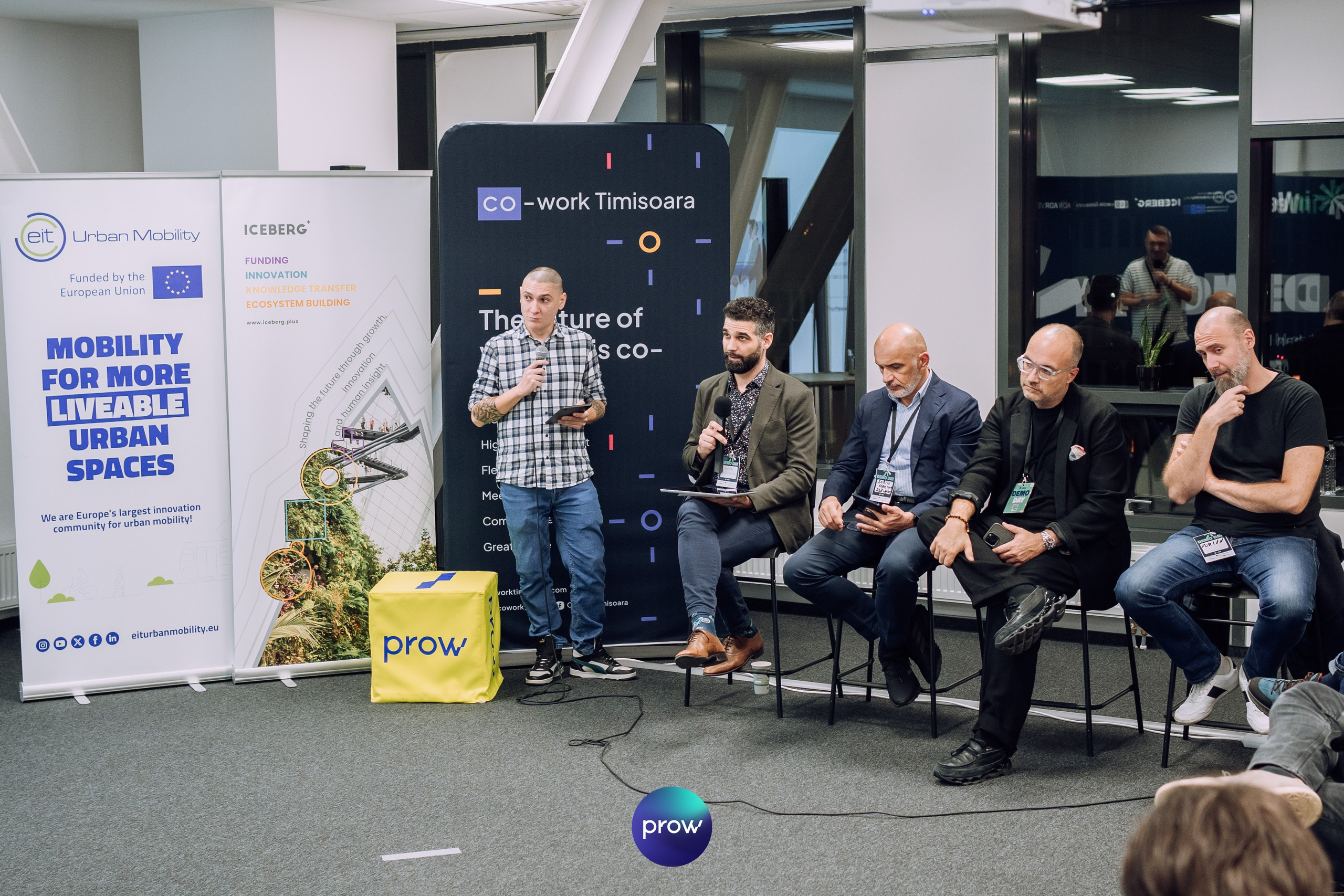 InVest DemoDay @ Cowork. Cozac Cristian Photographer