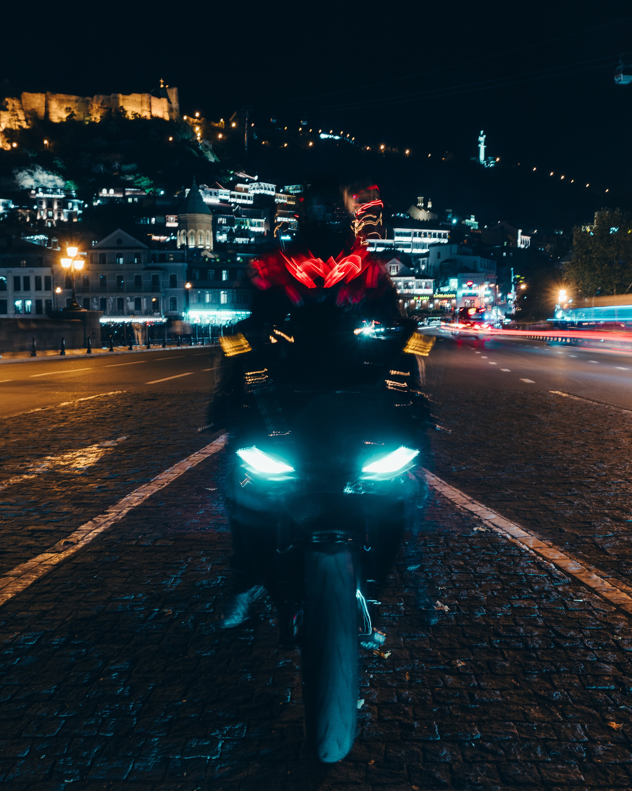 G E O R G E. Bspander