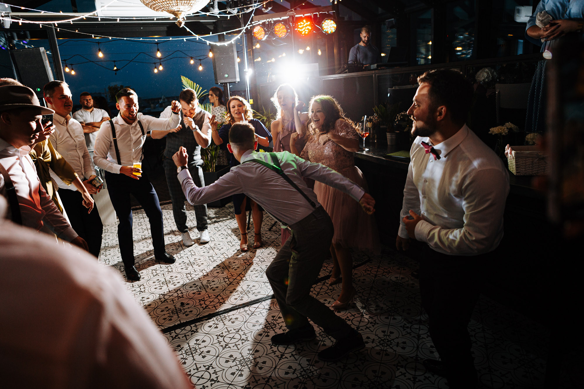 Kāzas svinības restorānā Herbārijs