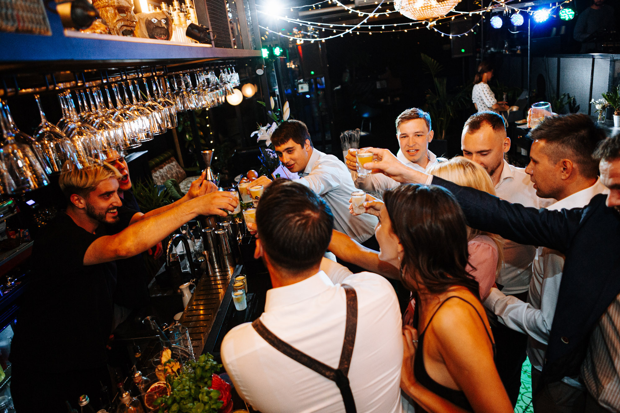 Kāzas svinības restorānā Herbārijs