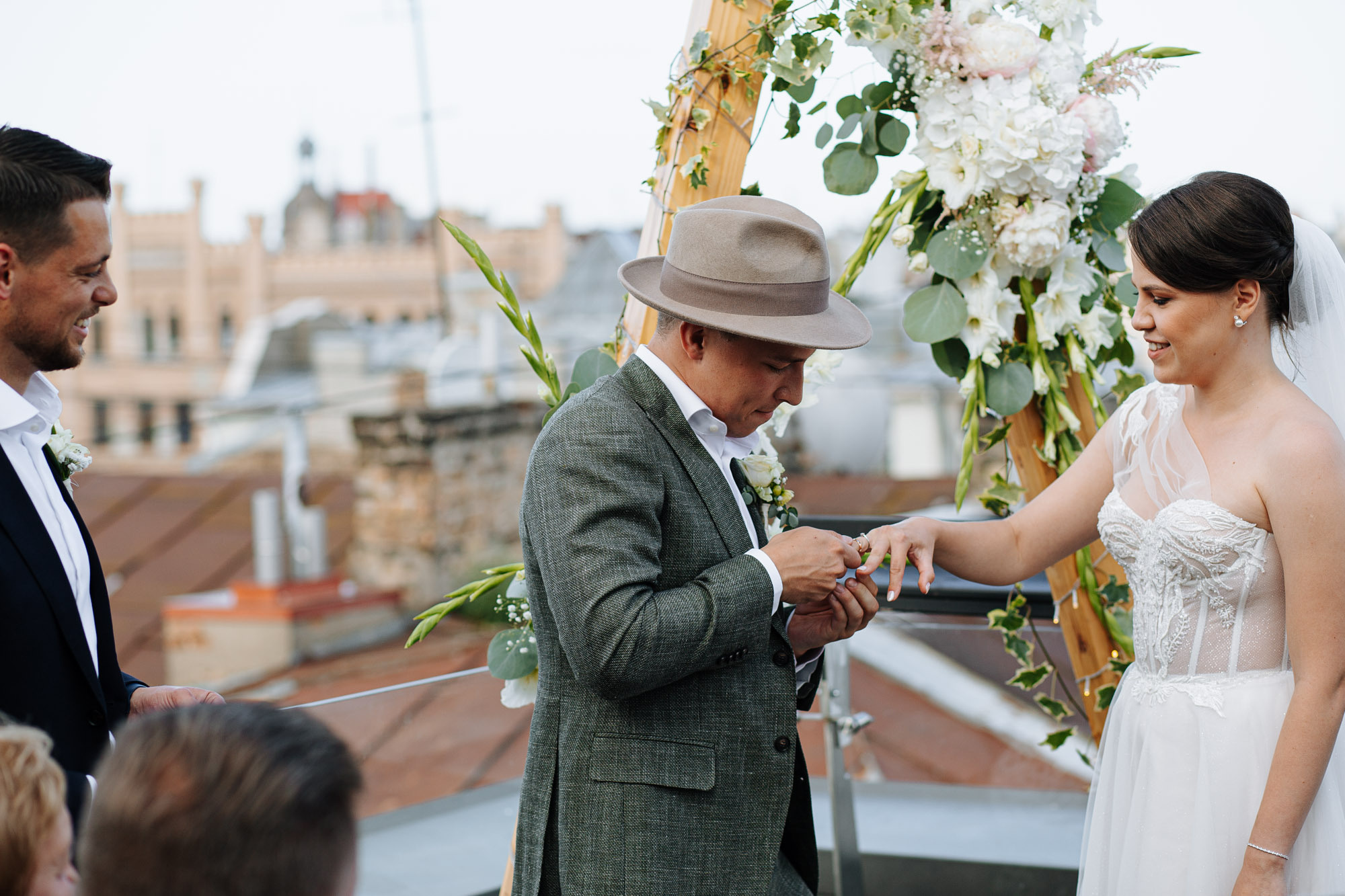 Kāzas svinības restorānā Herbārijs