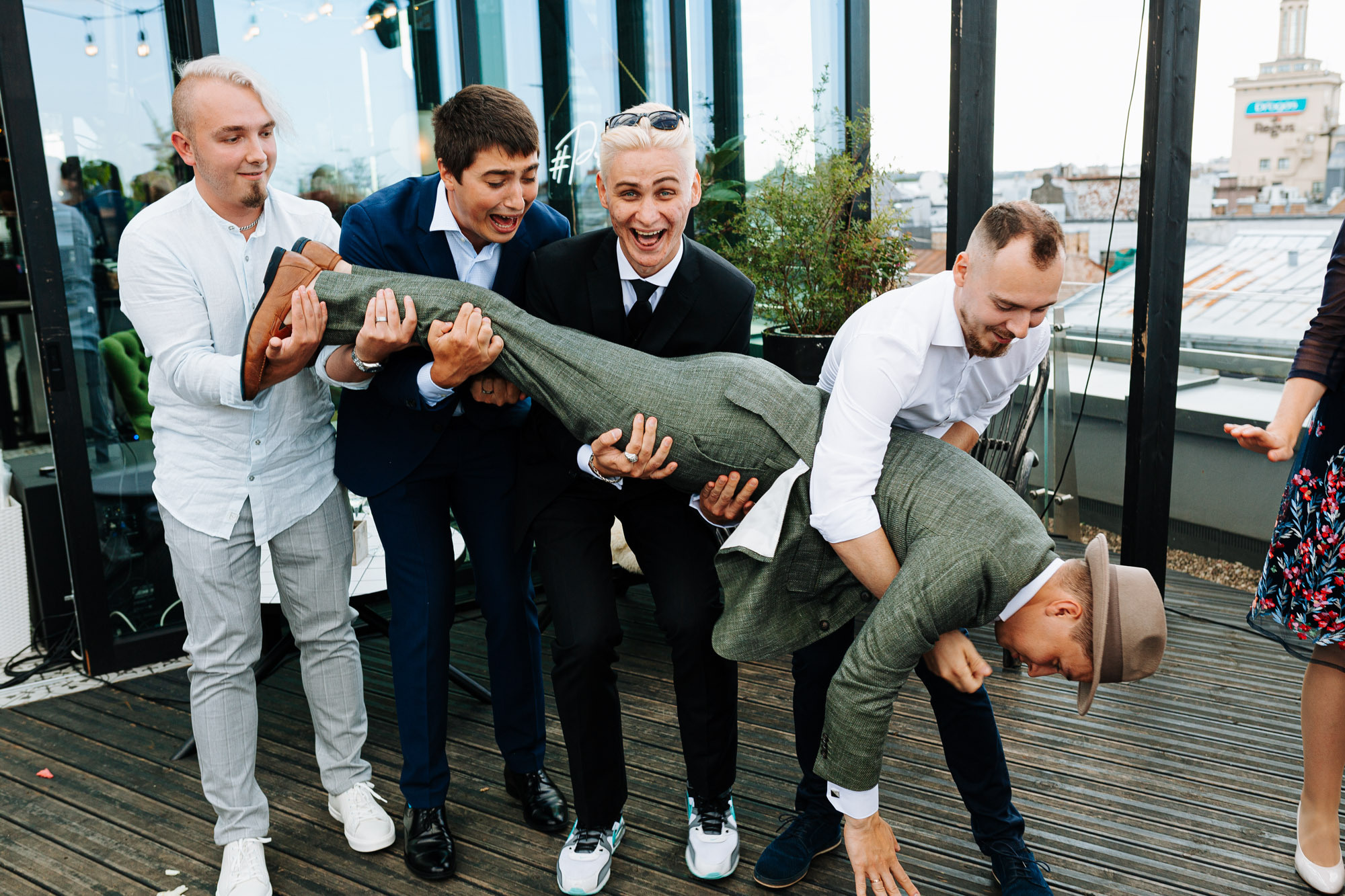 Kāzas svinības restorānā Herbārijs