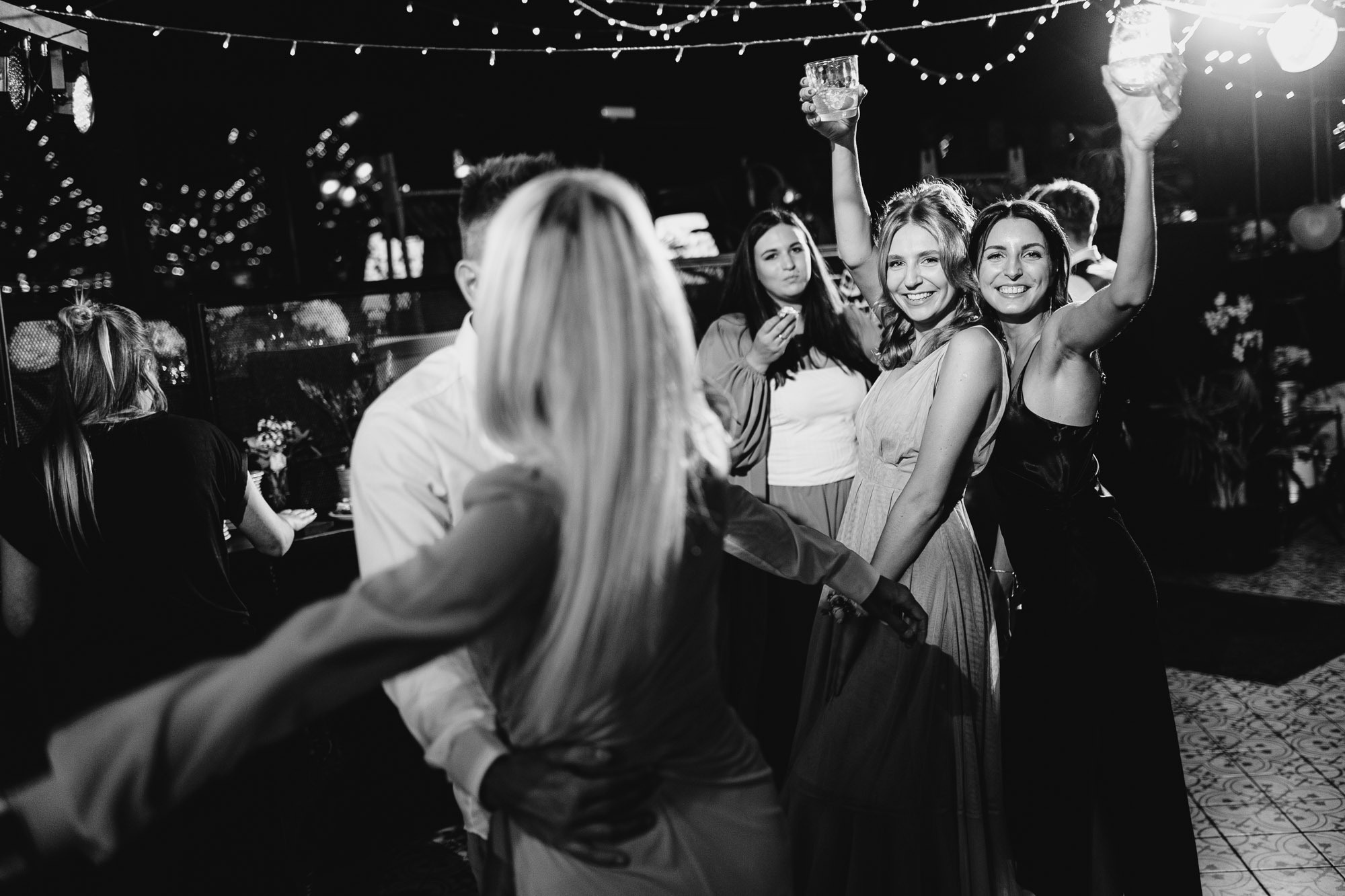 Kāzas svinības restorānā Herbārijs