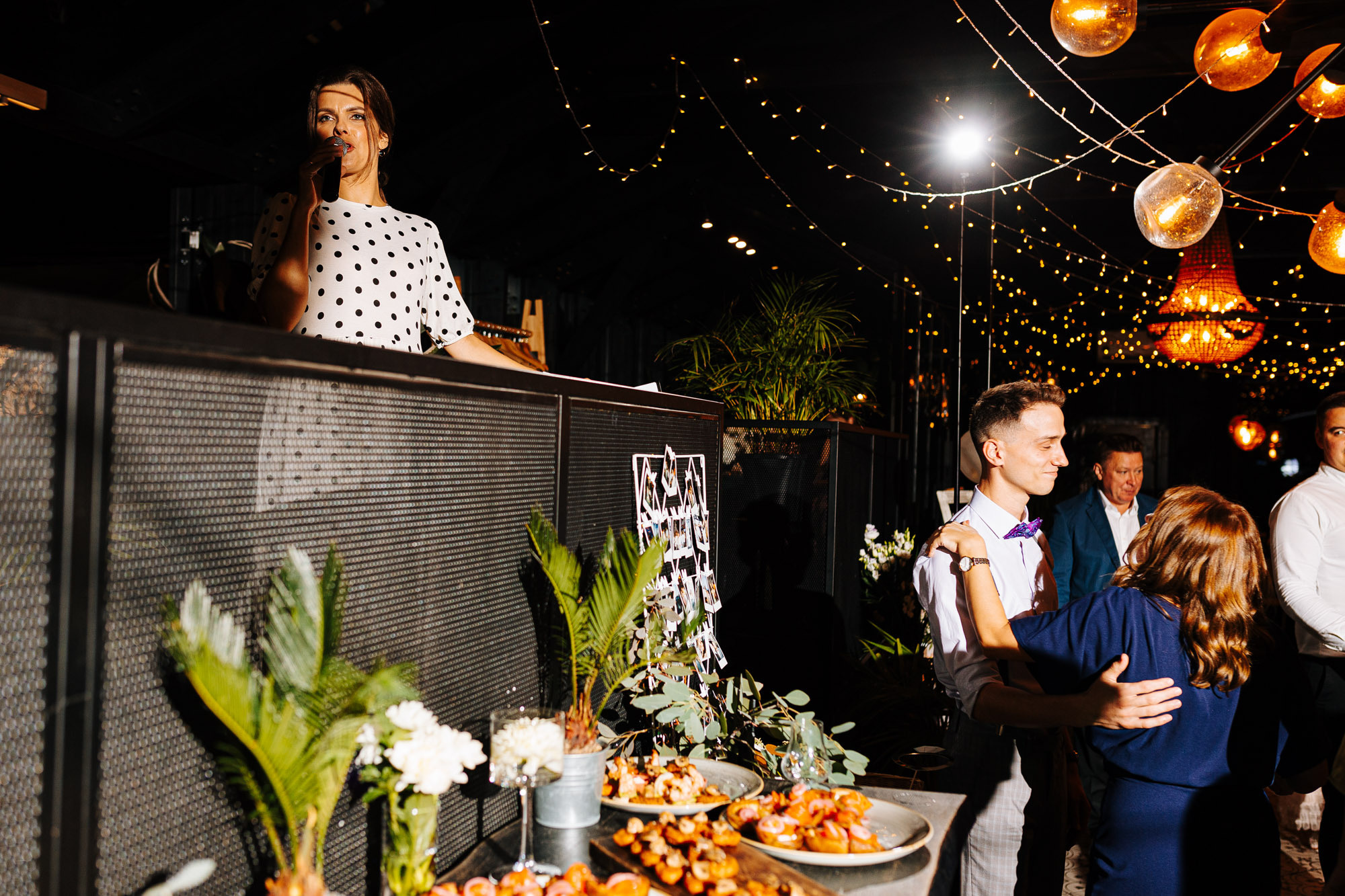 Kāzas svinības restorānā Herbārijs