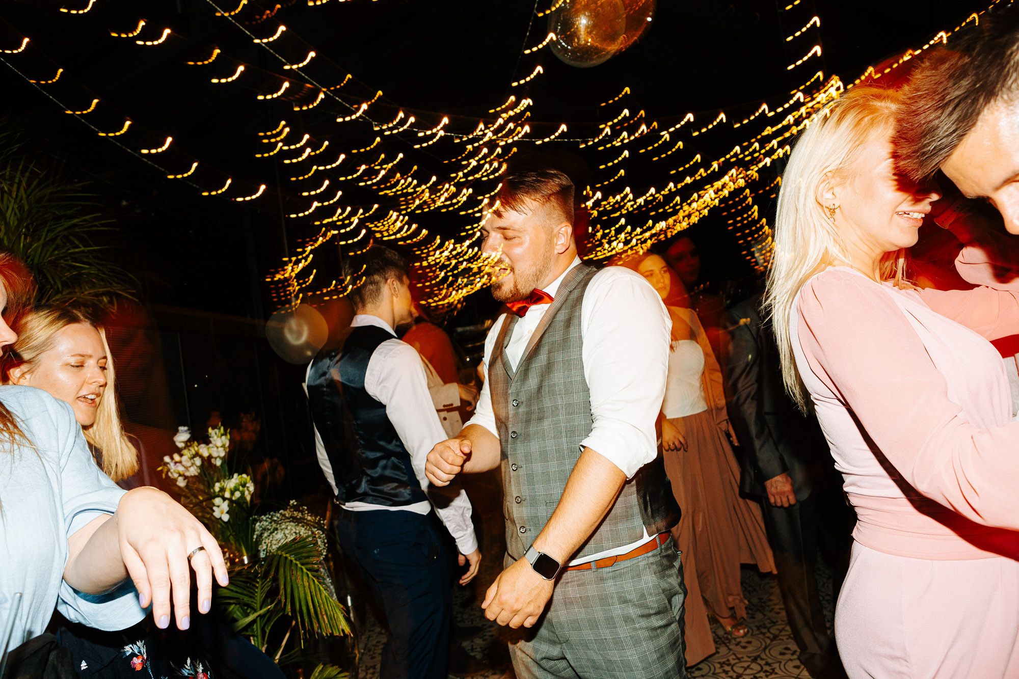 Kāzas svinības restorānā Herbārijs