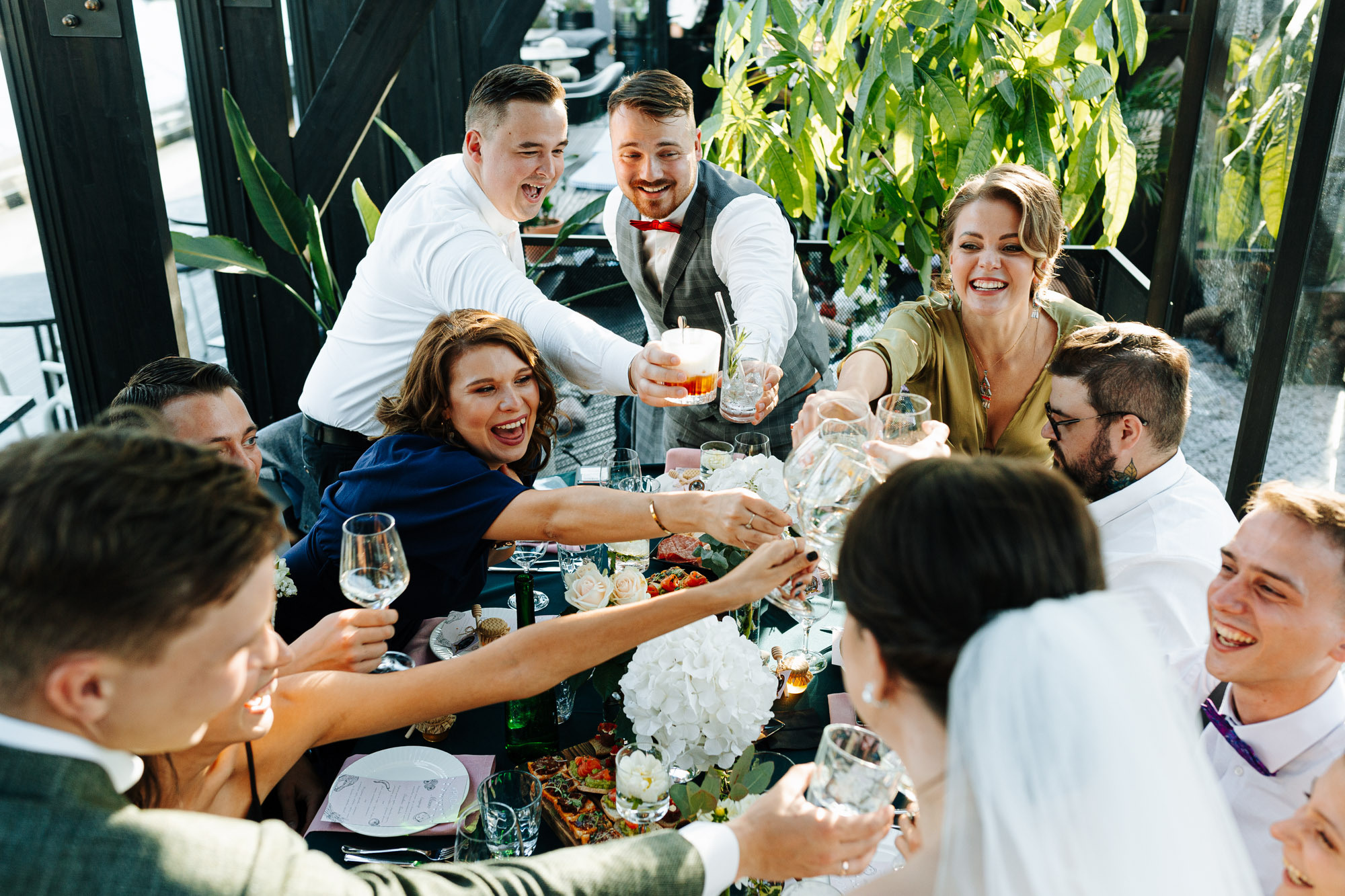 Kāzas svinības restorānā Herbārijs