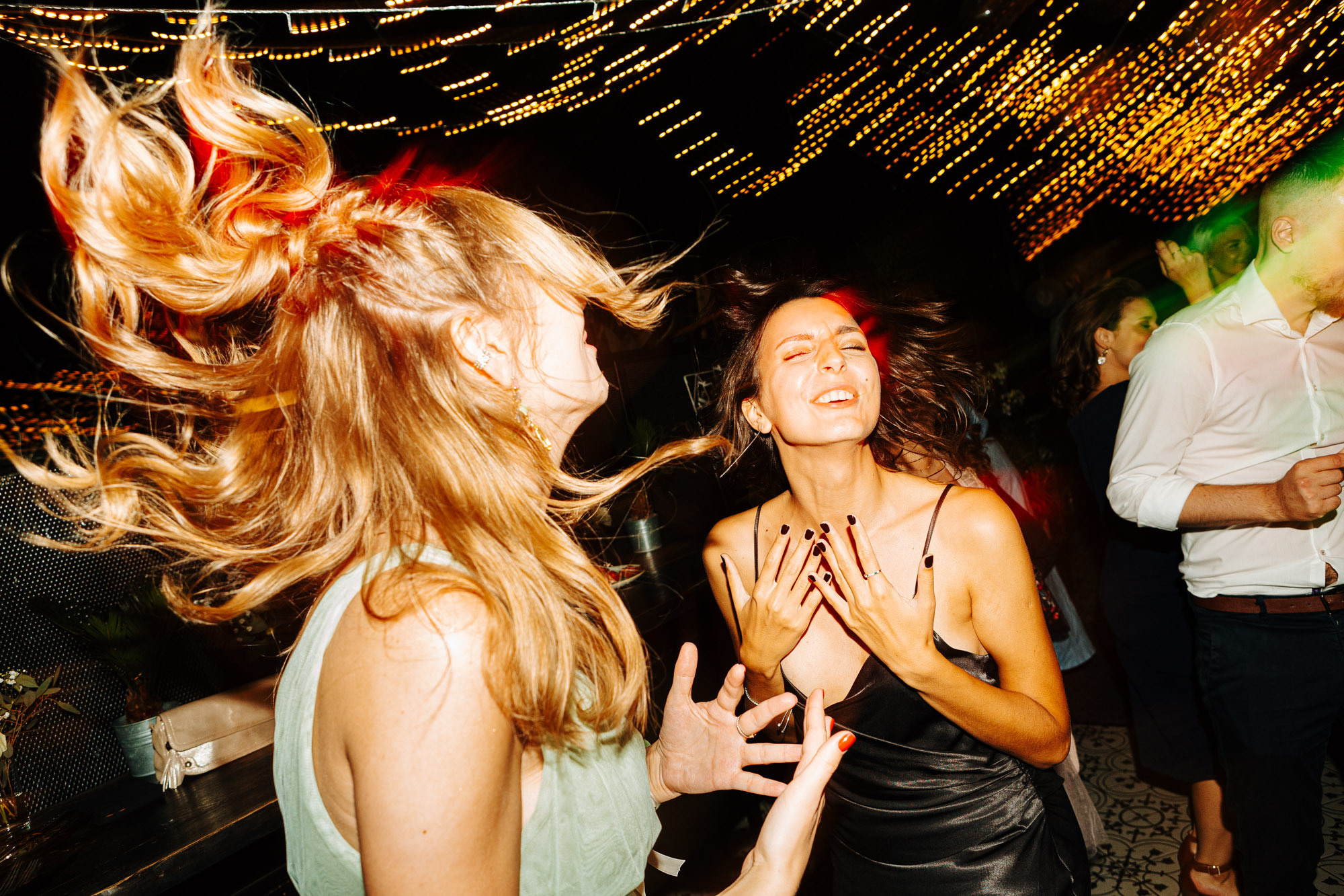 Kāzas svinības restorānā Herbārijs