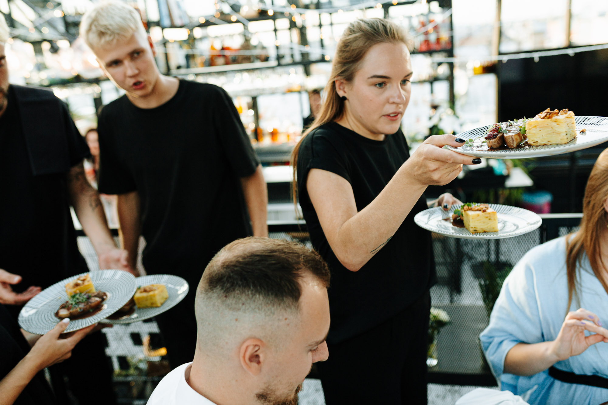 Kāzas svinības restorānā Herbārijs