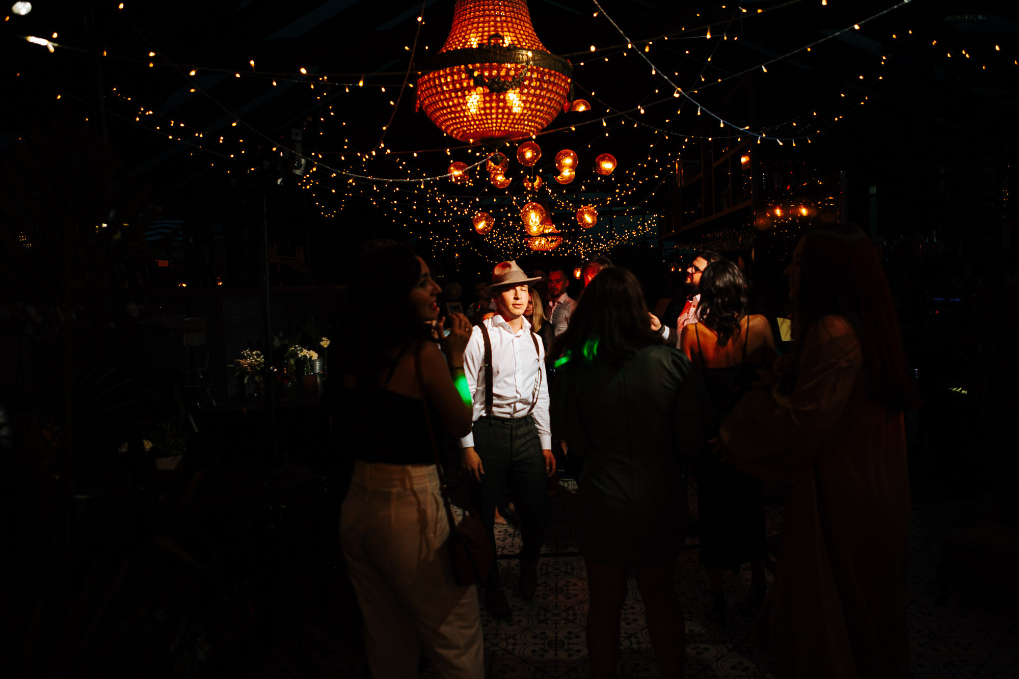 Kāzas svinības restorānā Herbārijs