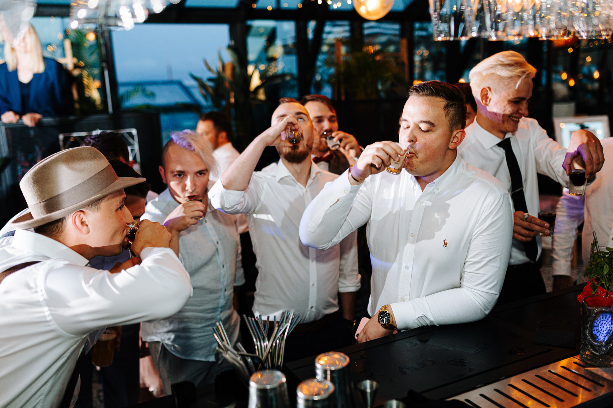 Kāzas svinības restorānā Herbārijs