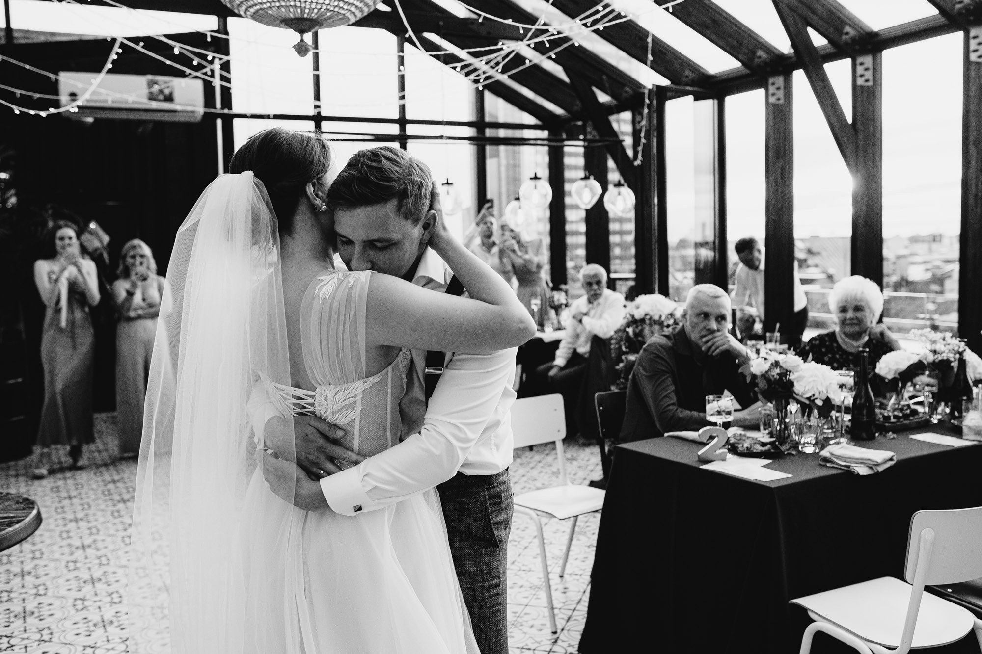 Kāzas svinības restorānā Herbārijs