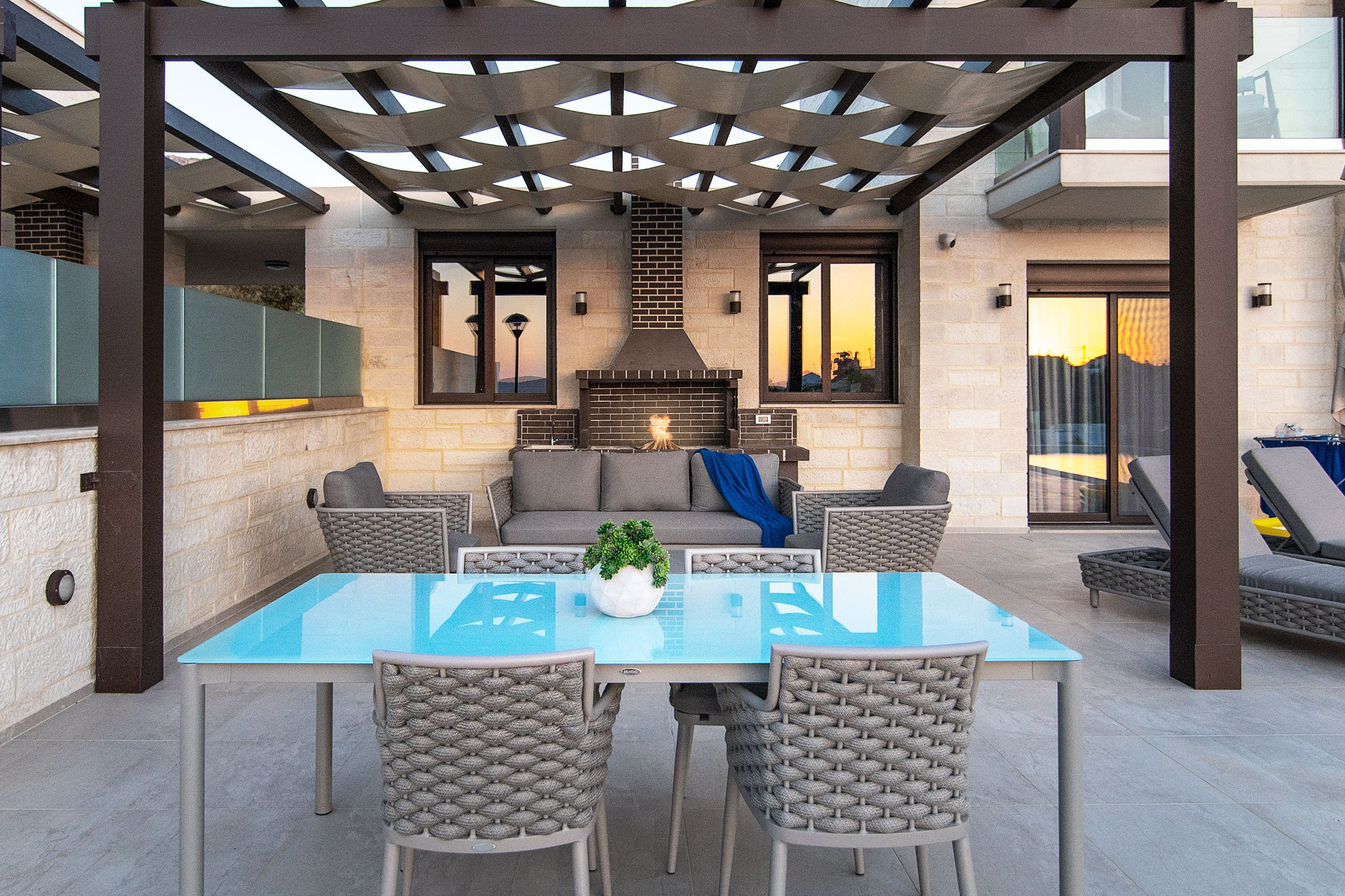 Stone House in Plaka. Photograper in Chania, Crete