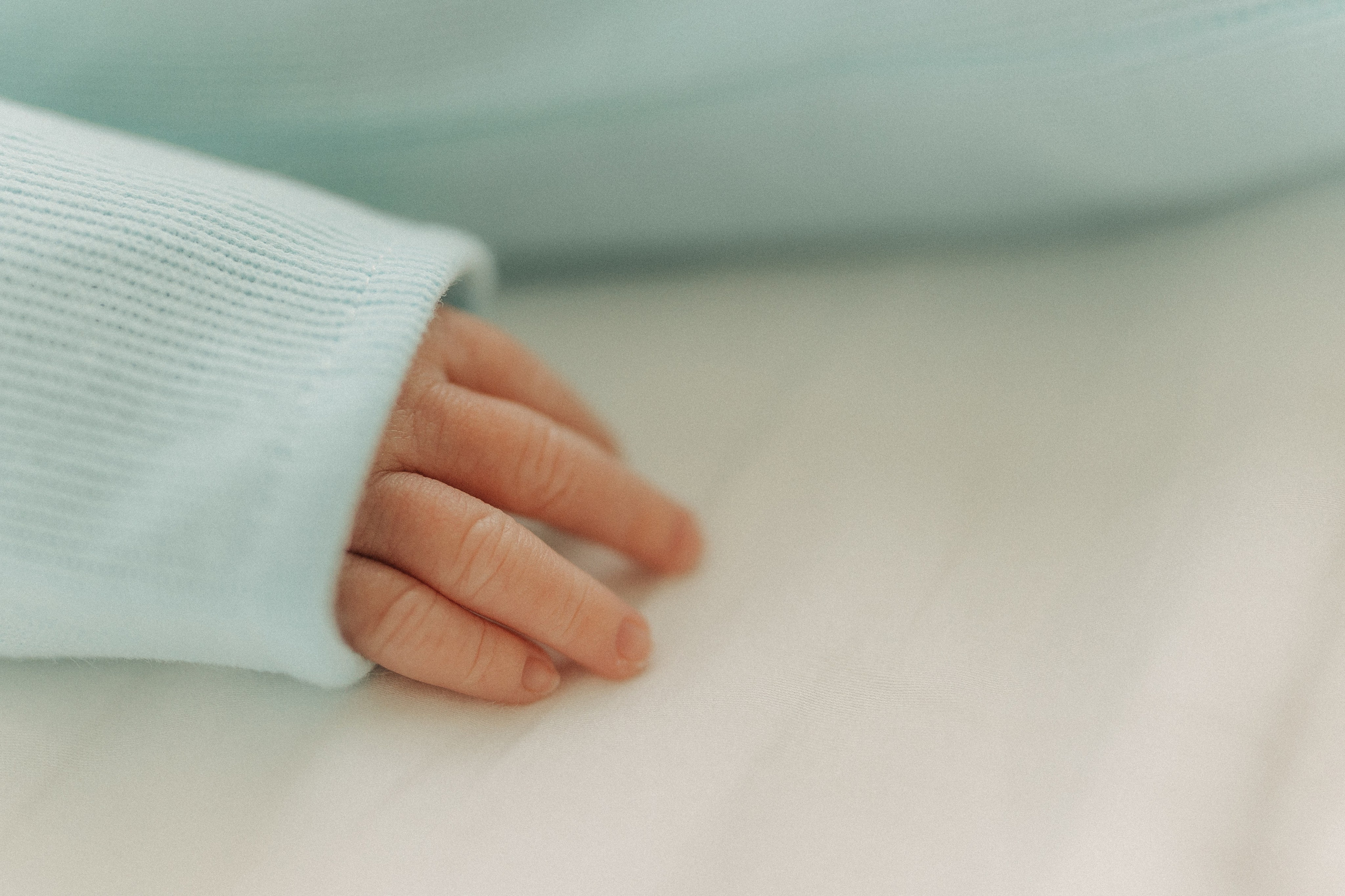 Cozy At-Home Newborn Photography – Warm & Emotional. Alisa Tant — Family and newborn photographer Bucks County, Montgomery county, Philadelphia, NJ