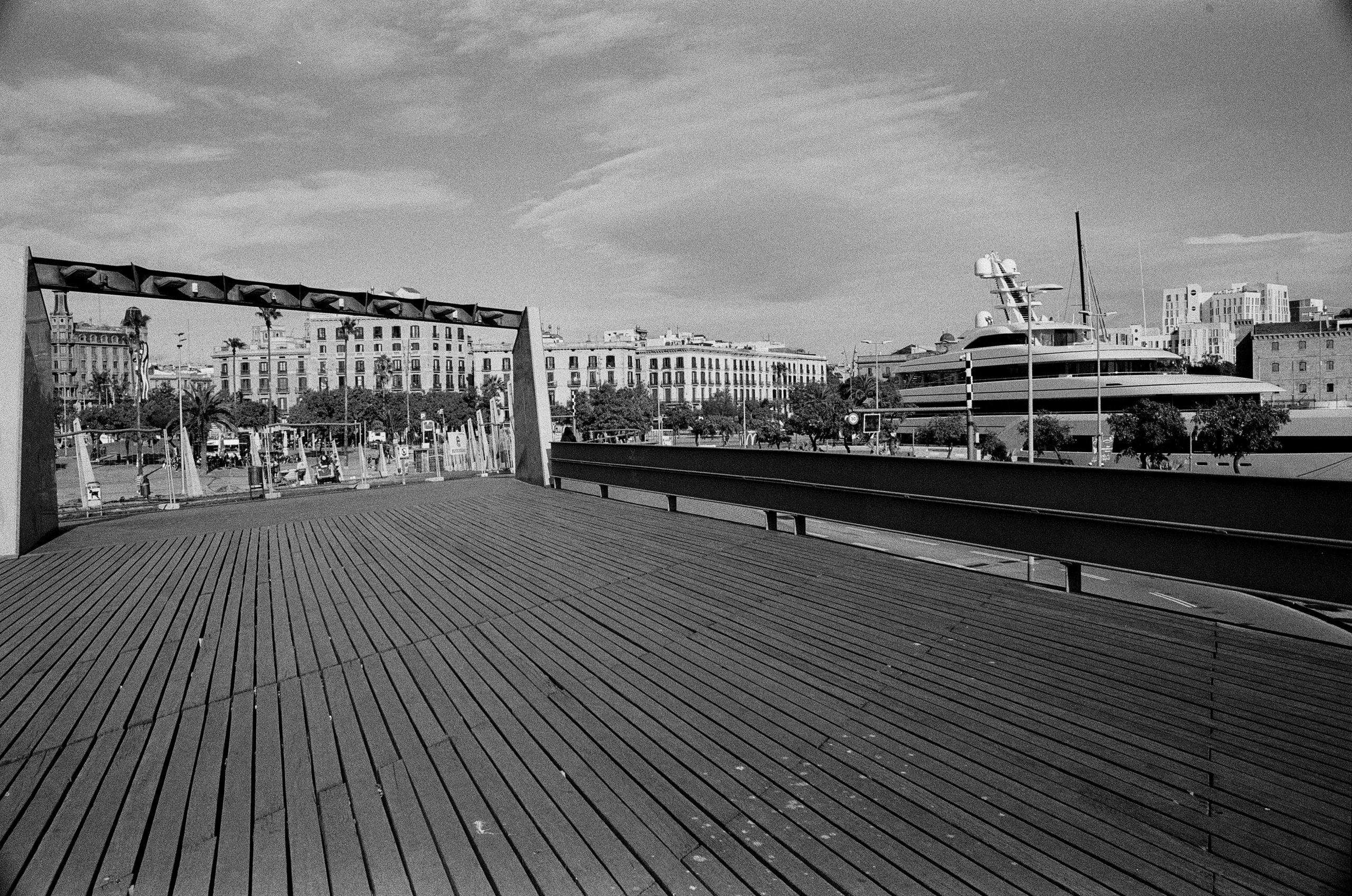 Barcelona — Light, Rhythm and Architecture. Wedding Stories — Professional Wedding Photography & Videography in Germany, Italy, Spain & all across Europe