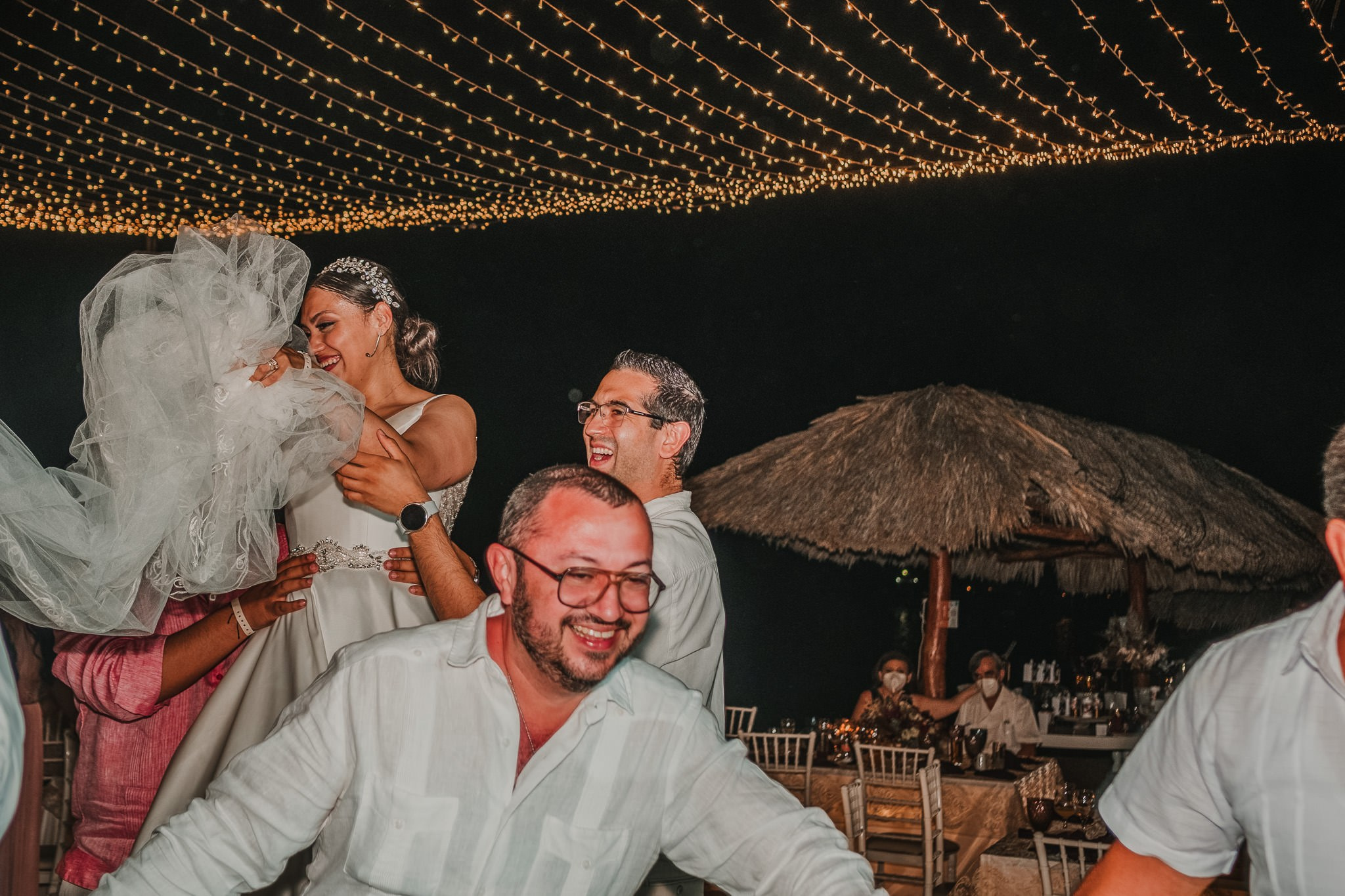 Silvia & Julio / Huatulco. Wedding and family photographer in Mexico City