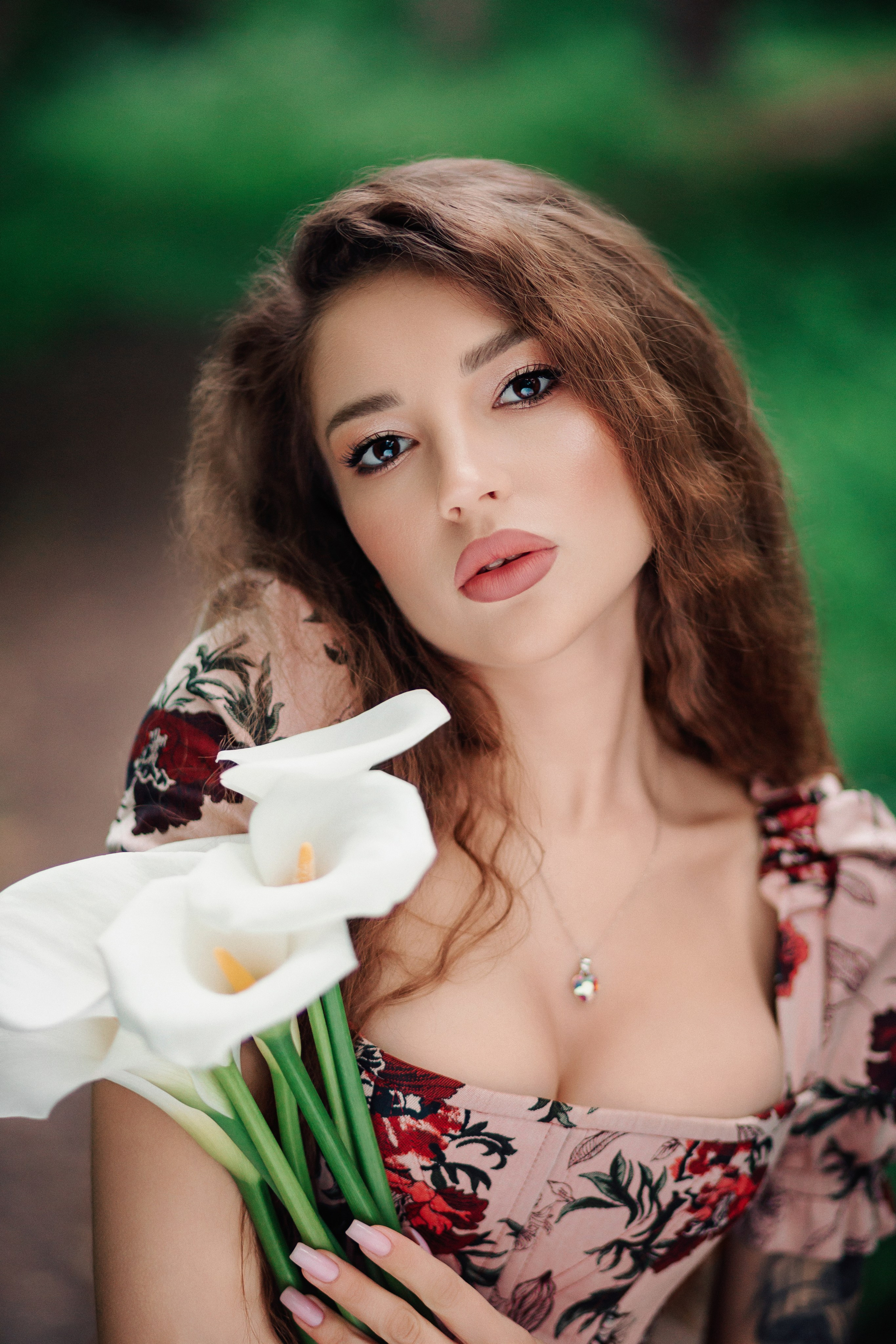 Creative outdoor portrait in Belgrade with natural light. Artistic portrait session in Belgrade location. Outdoor photoshoot in Serbia with soft evening light. Fantasy Fashion portrait in Belgrade