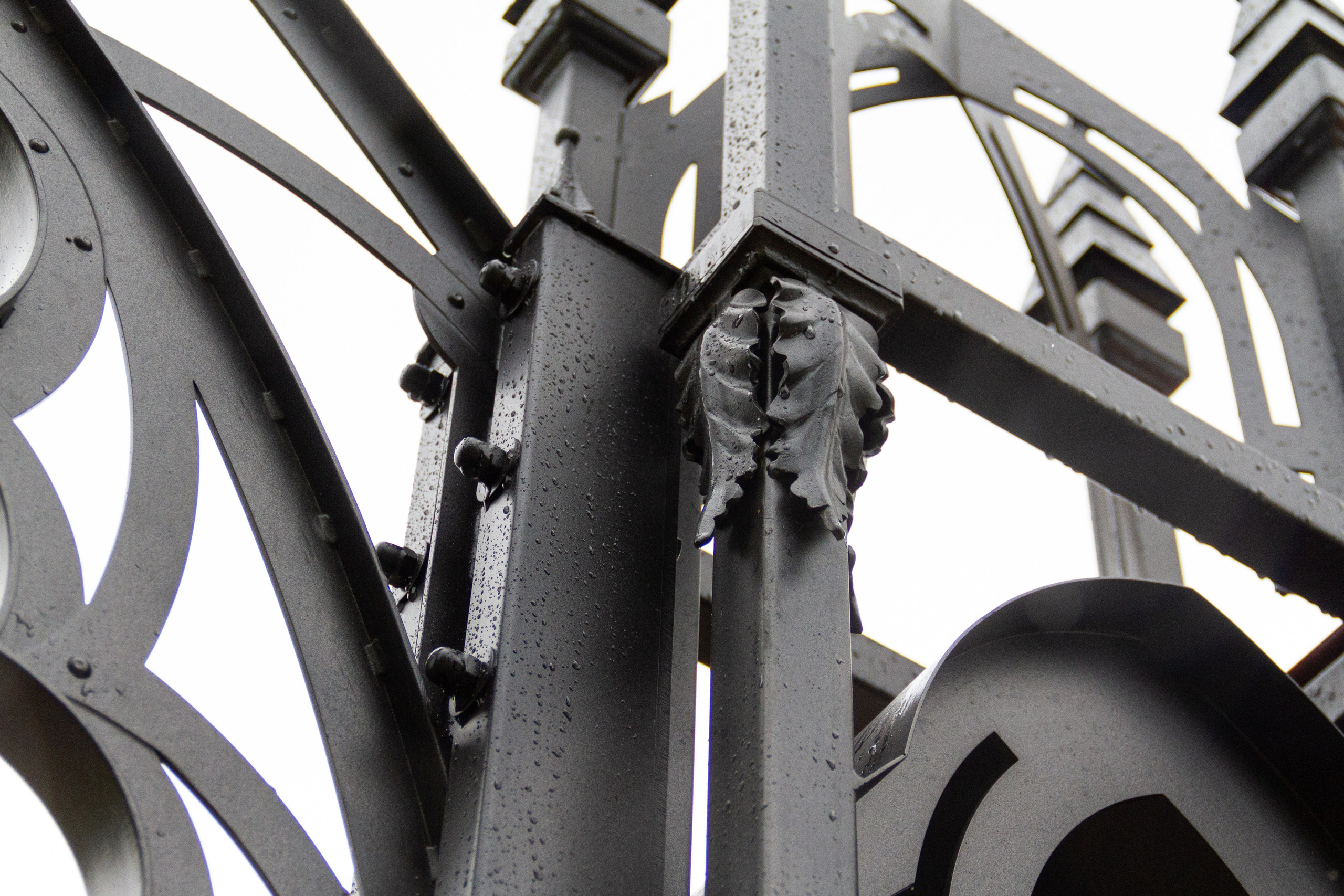 Парафія св.Казіміра, касцёл св.Піо ў Маладзечне. Скульптор кузнец Мария Тарлецкая