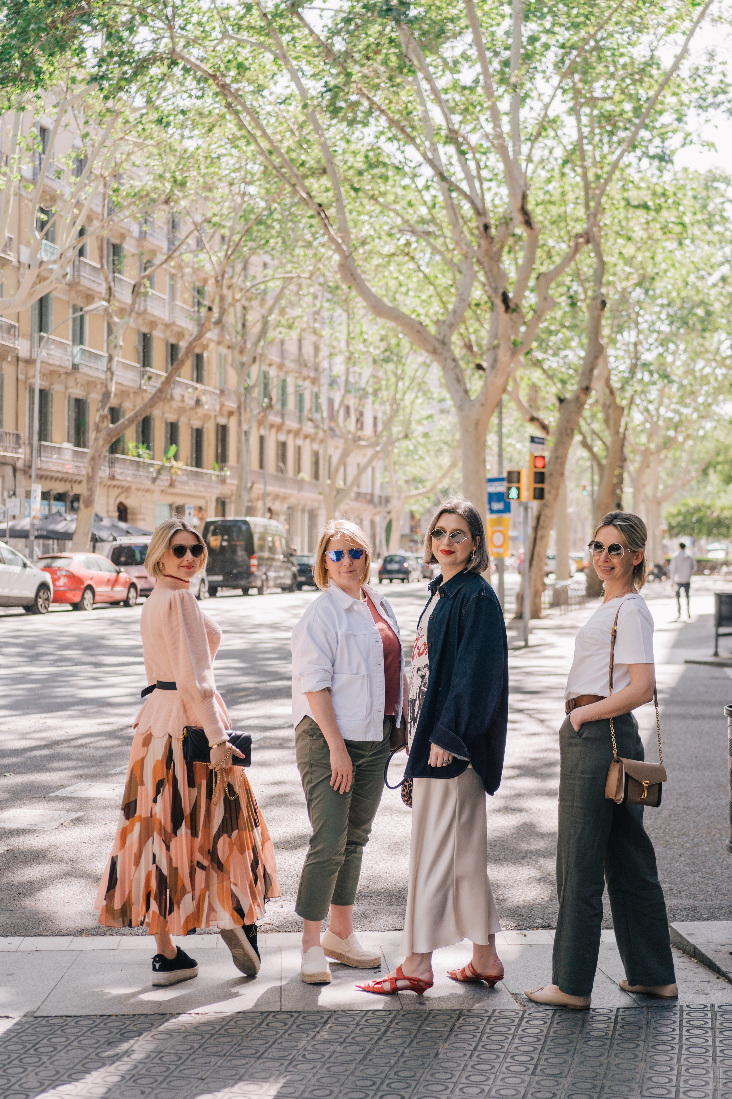 Yulia and friends. Photographer Kristina Dorina
