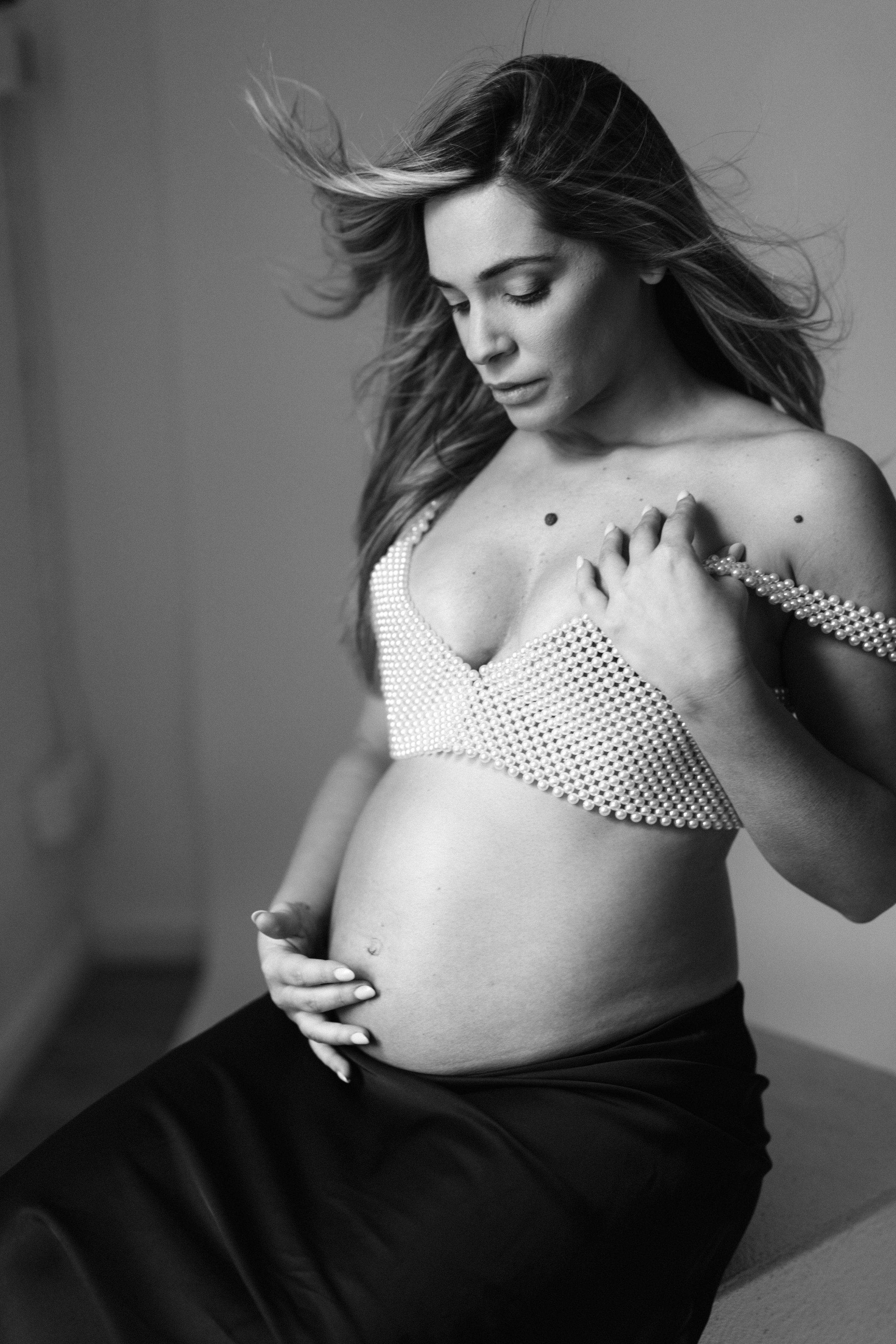 Anastasia. Modern maternity photographer in Long Island New York