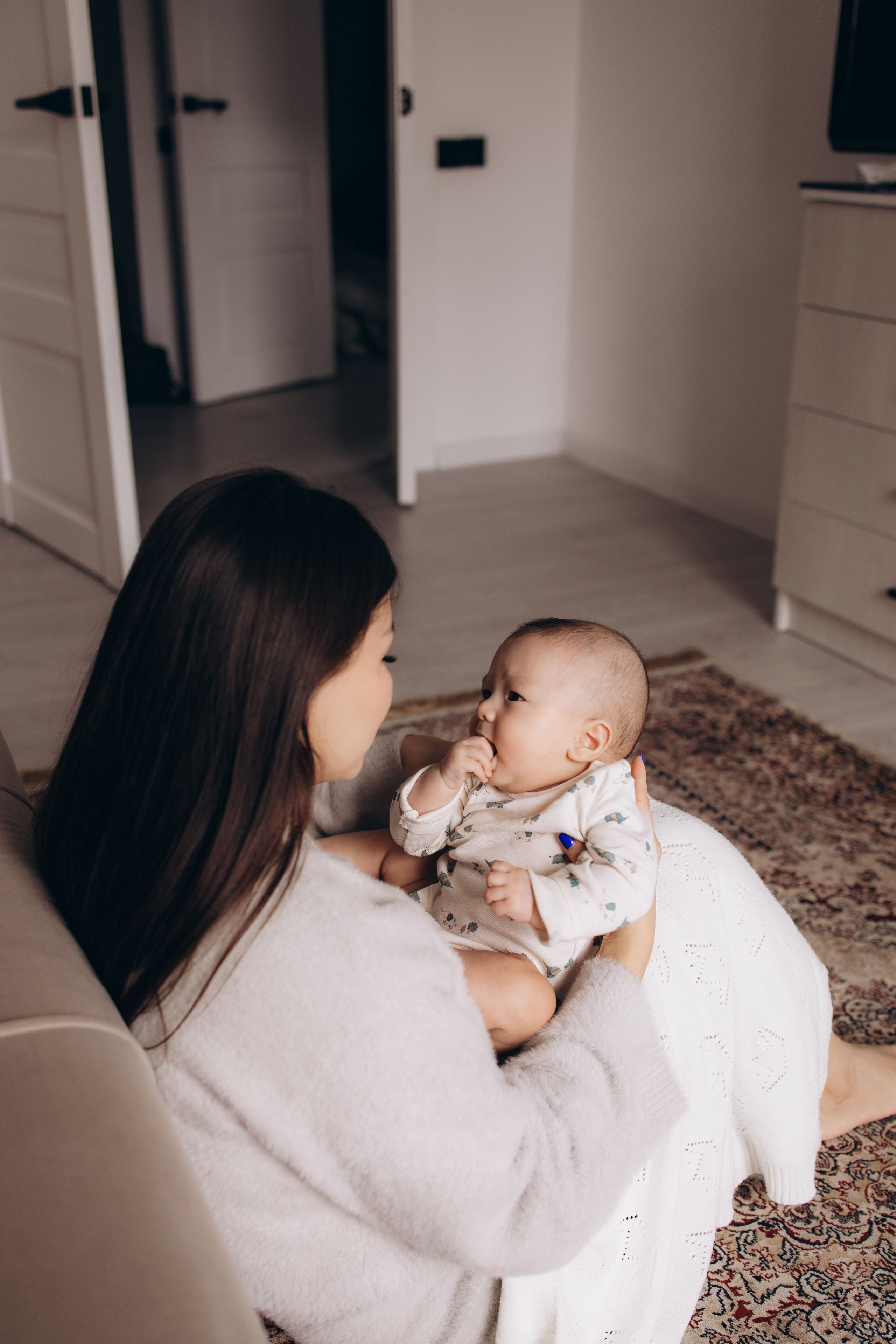 Candid family story. Birth, Family, Newborn photographer in Dubai| Eliza Baitikova