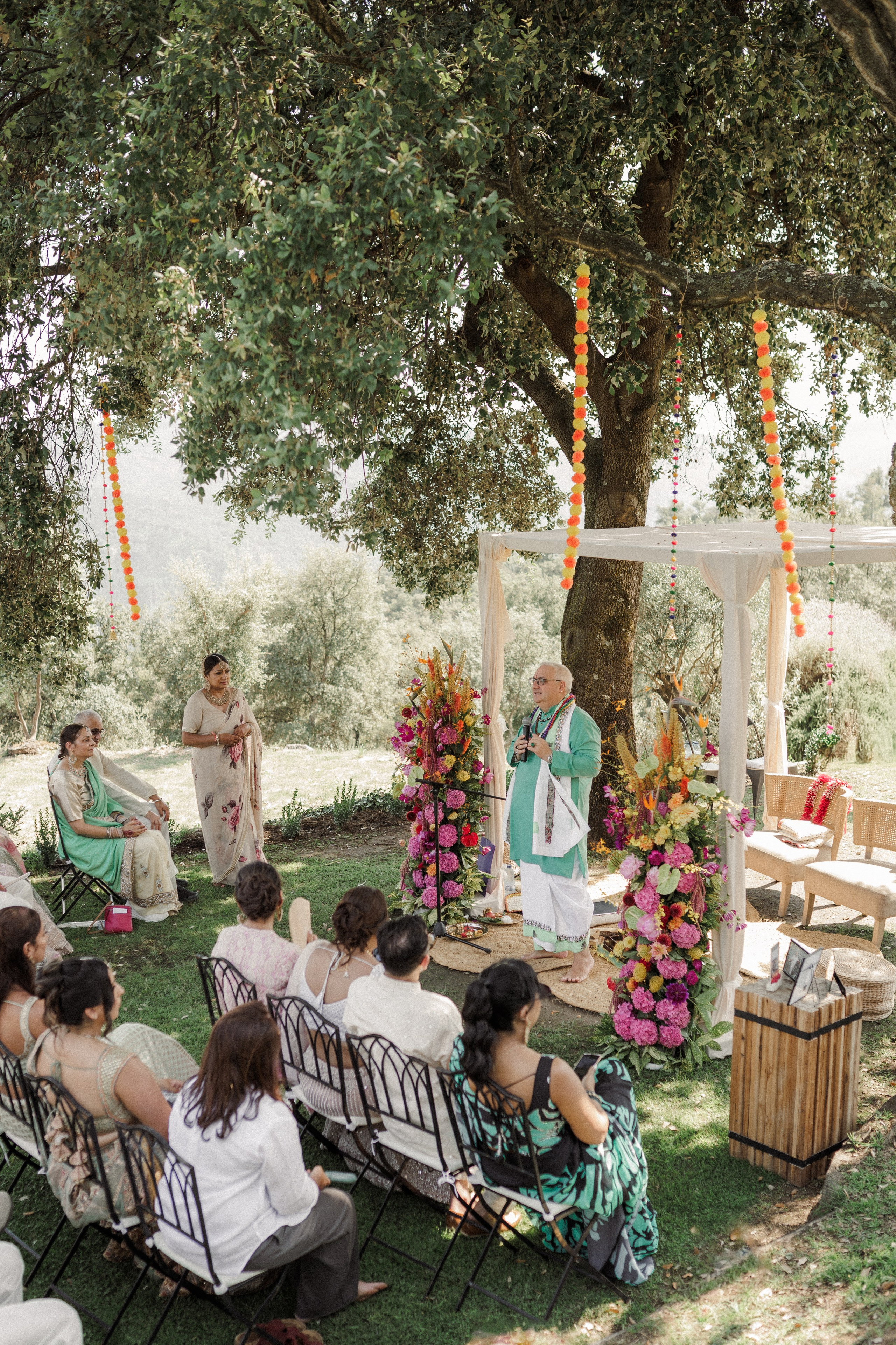 Patrik & Naomi. Monestir Sant Salvi. Paola wedding photographer / videographer in Barcelona