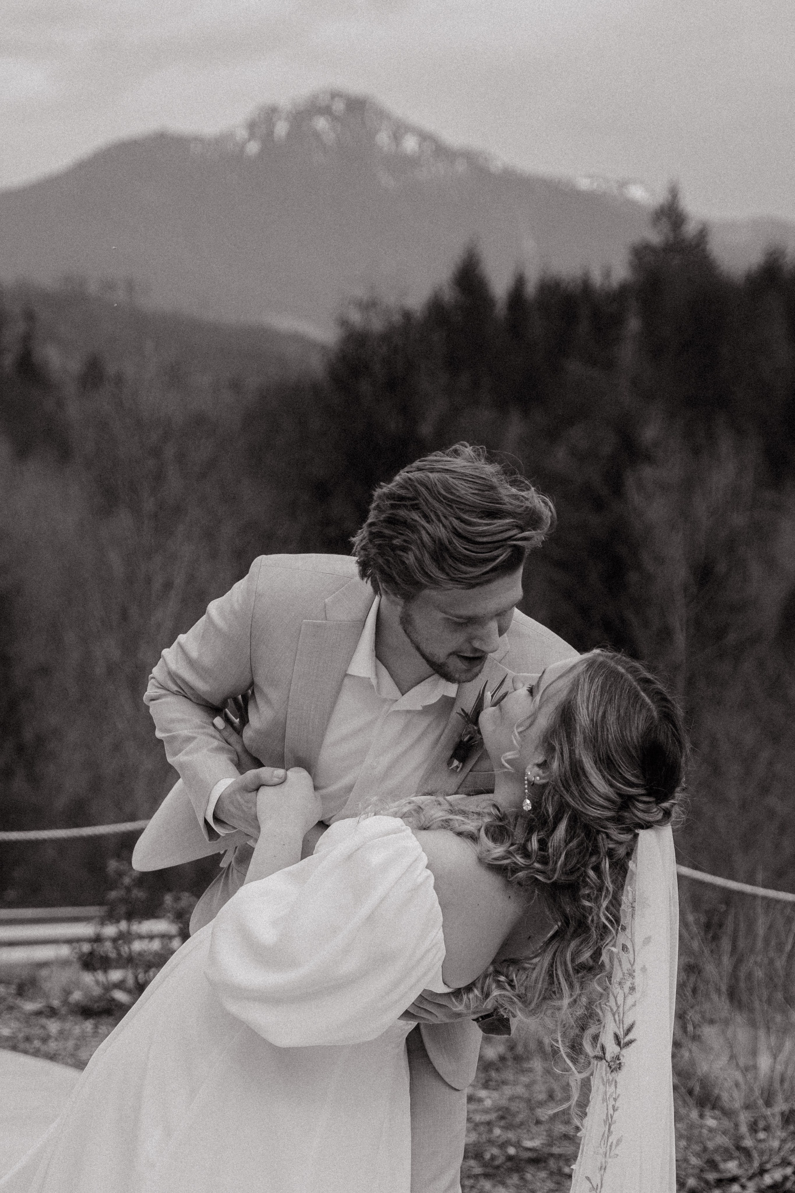 Katlyn and Josiah | Full Wedding day. Photographer in Washington Sophia D