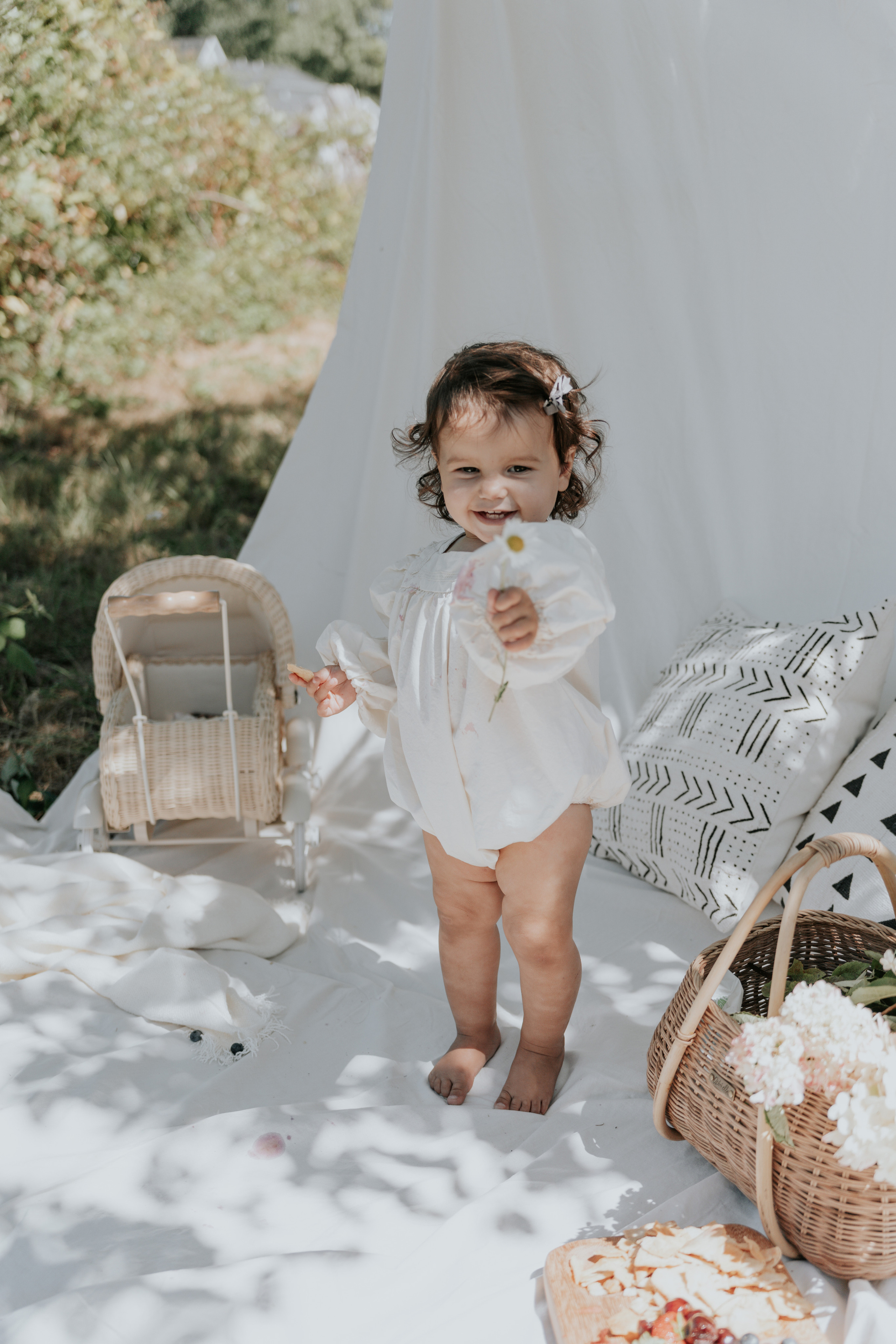 Garden. Wedding, family and portrait photographer in Portland