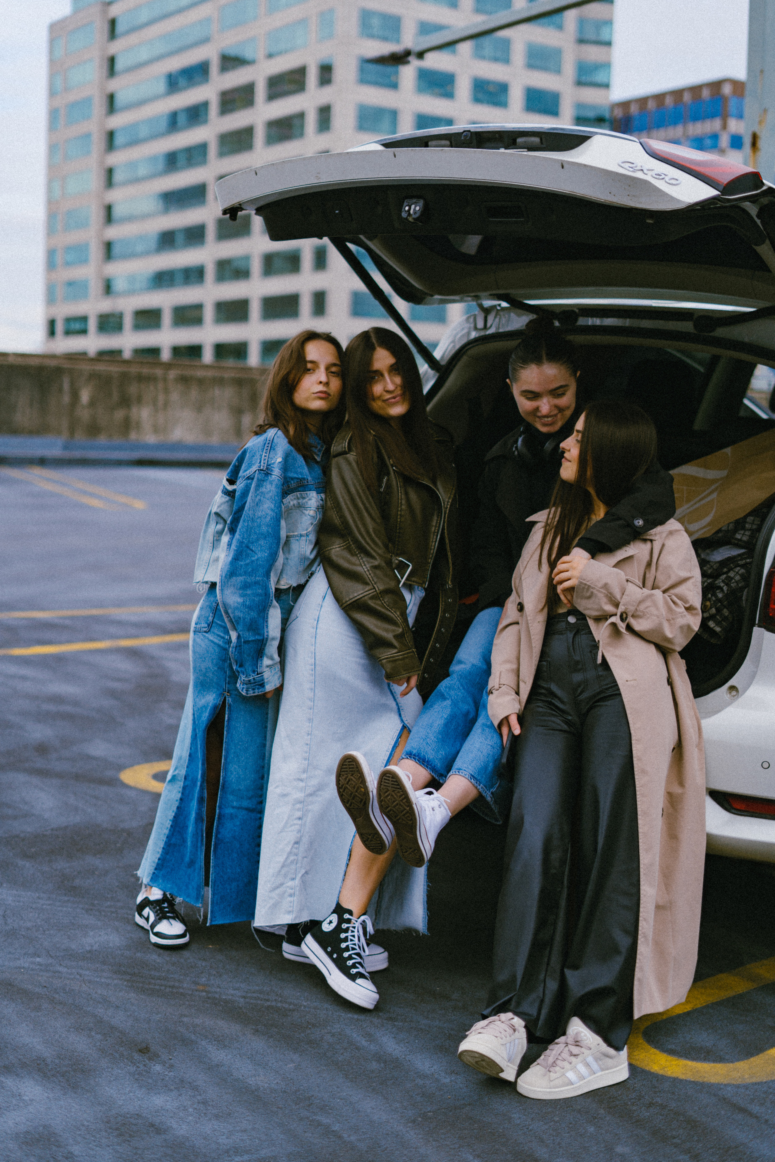 Four sisters. Wedding, family and portrait photographer in Portland