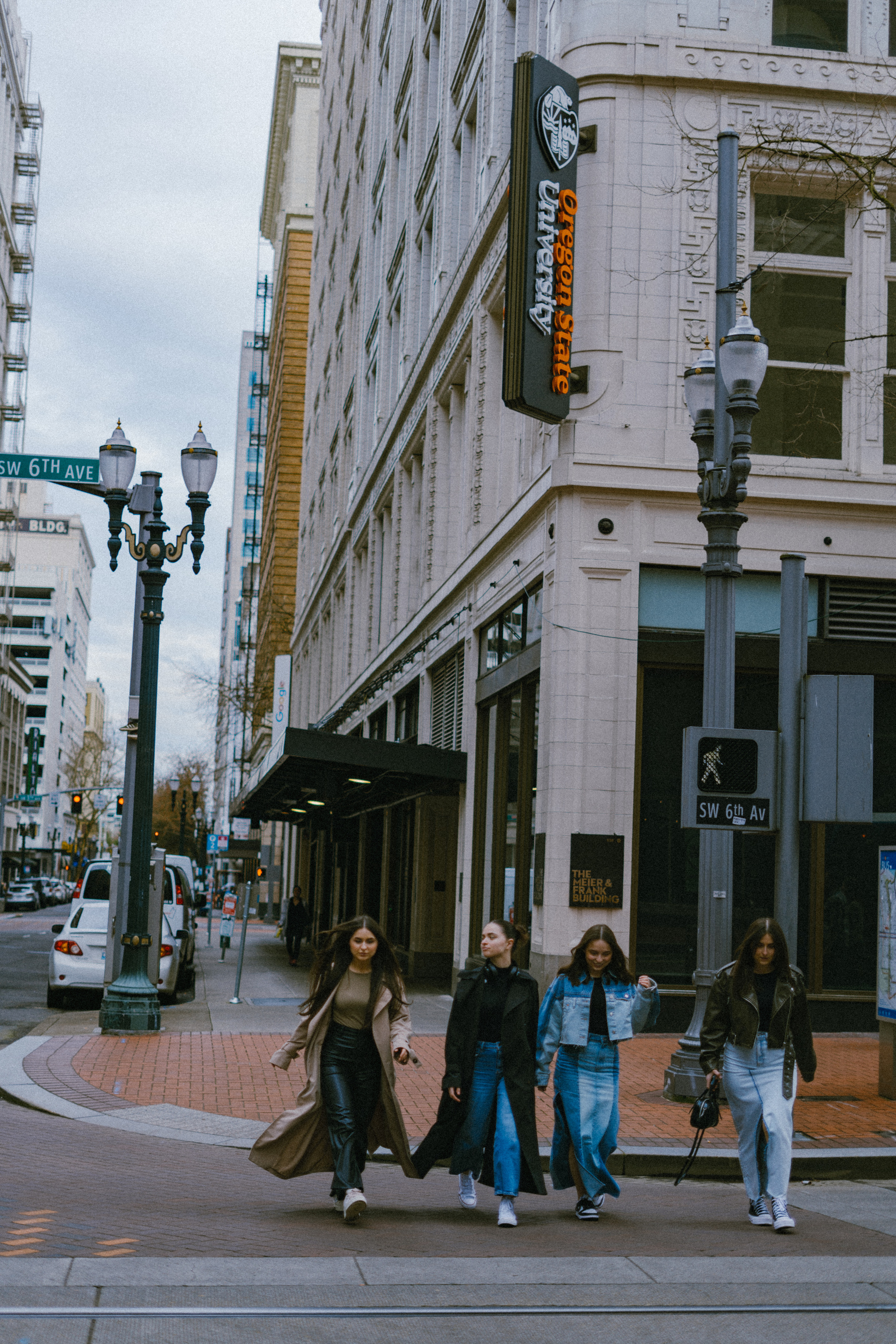 Four sisters. Wedding, family and portrait photographer in Portland