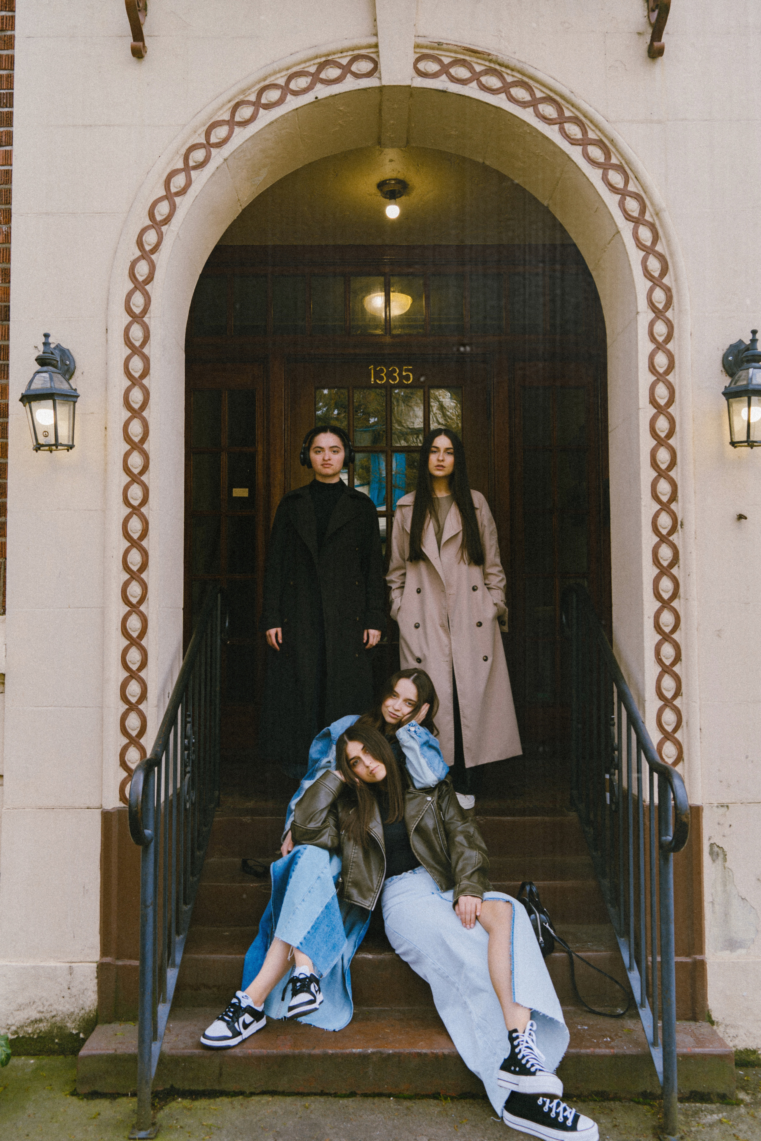 Four sisters. Wedding, family and portrait photographer in Portland