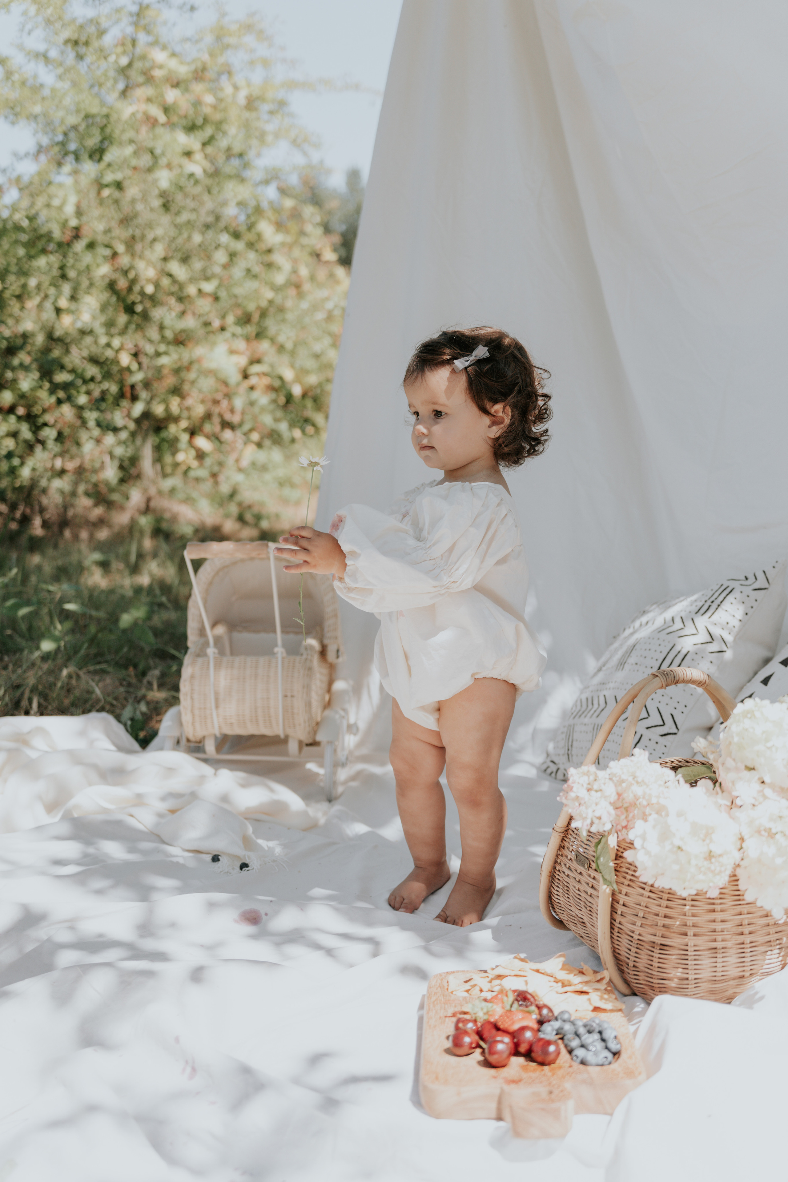 Garden. Wedding, family and portrait photographer in Portland