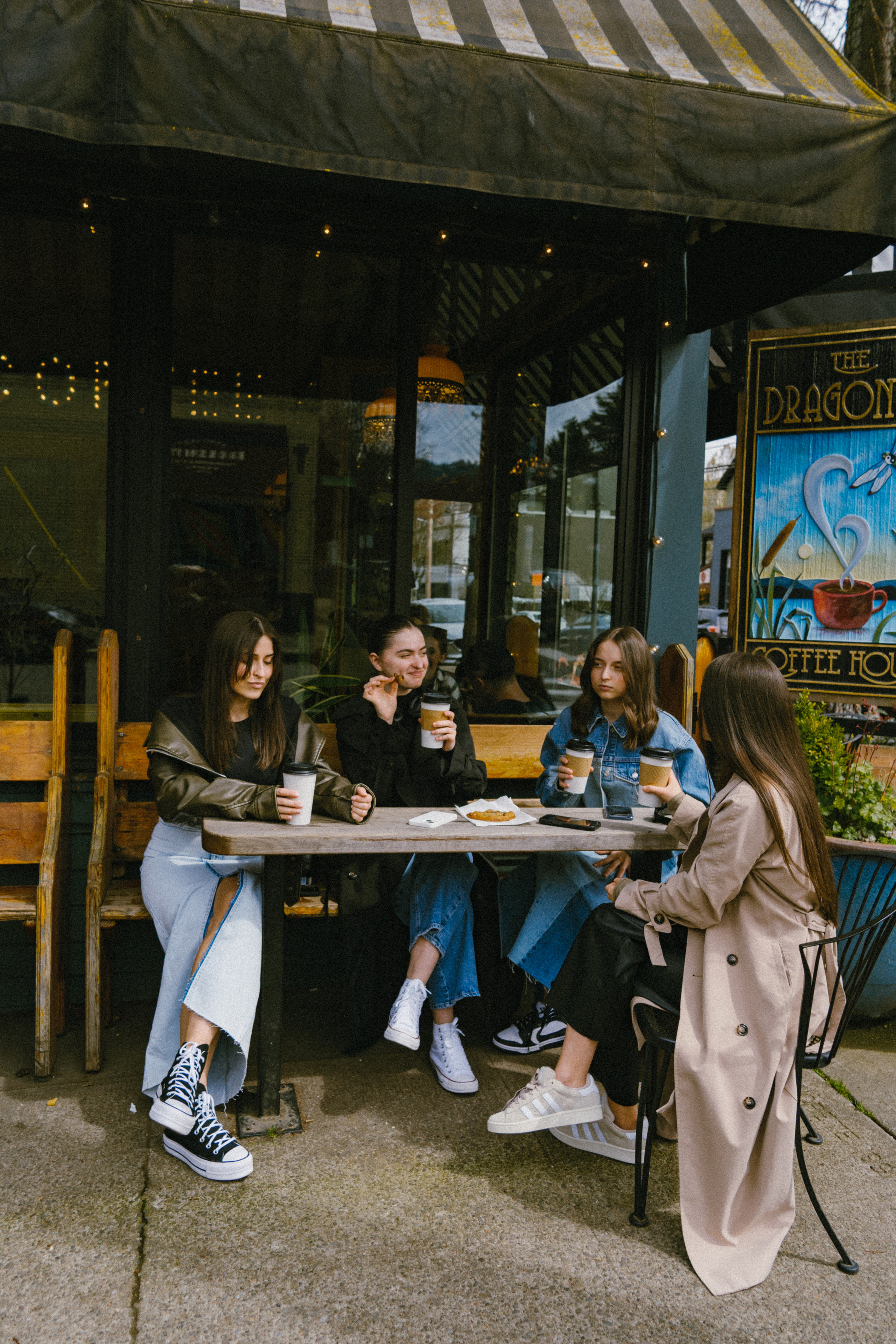 Four sisters. Wedding, family and portrait photographer in Portland