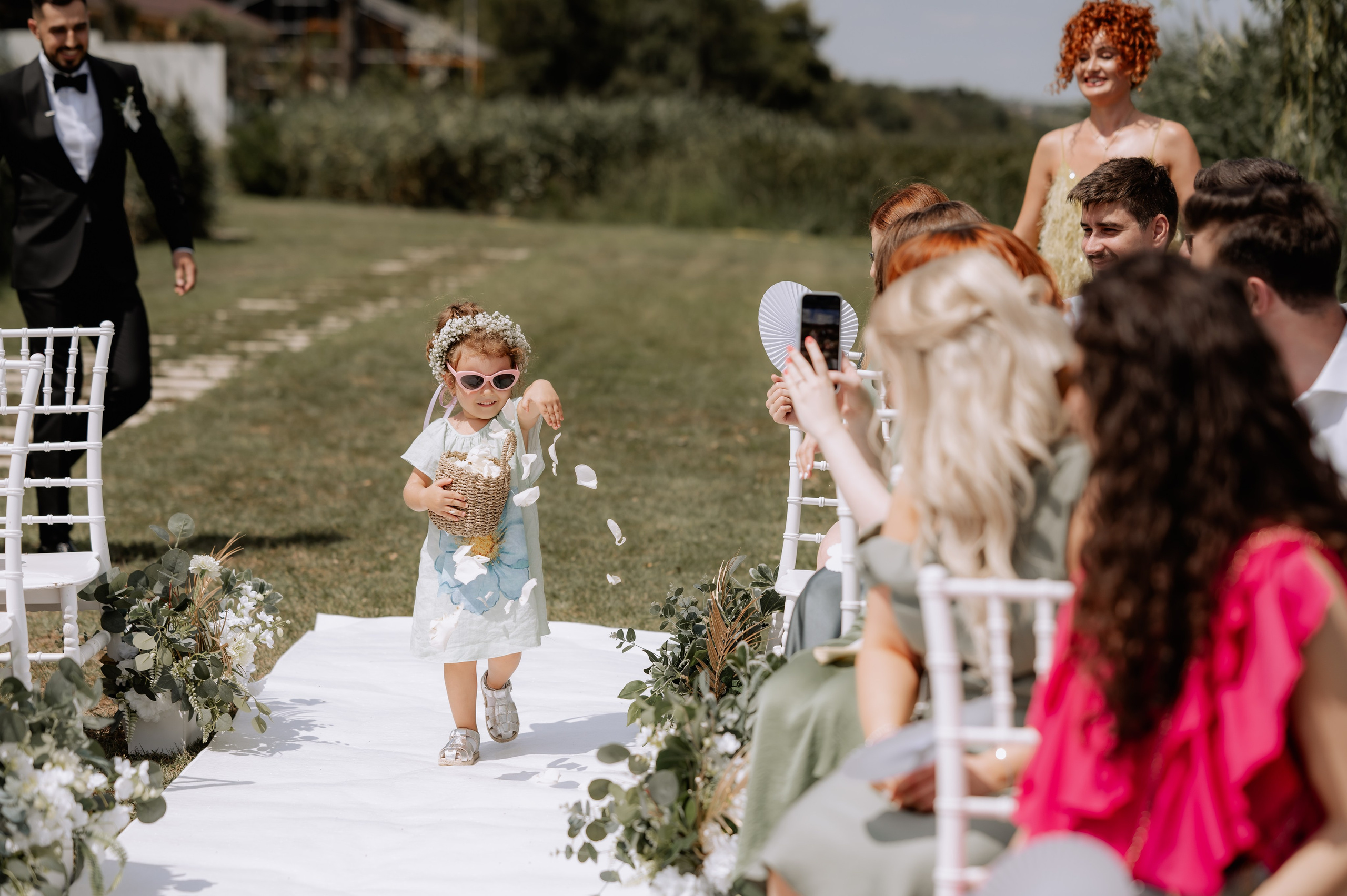 Cununie civila in aer liber , artificii de zi colorate , decor nunta , nunta la Hotel Traian. Proud Vision Weddings | Wedding Photography & Film — Servicii profesionale Foto Video Nunta Iasi