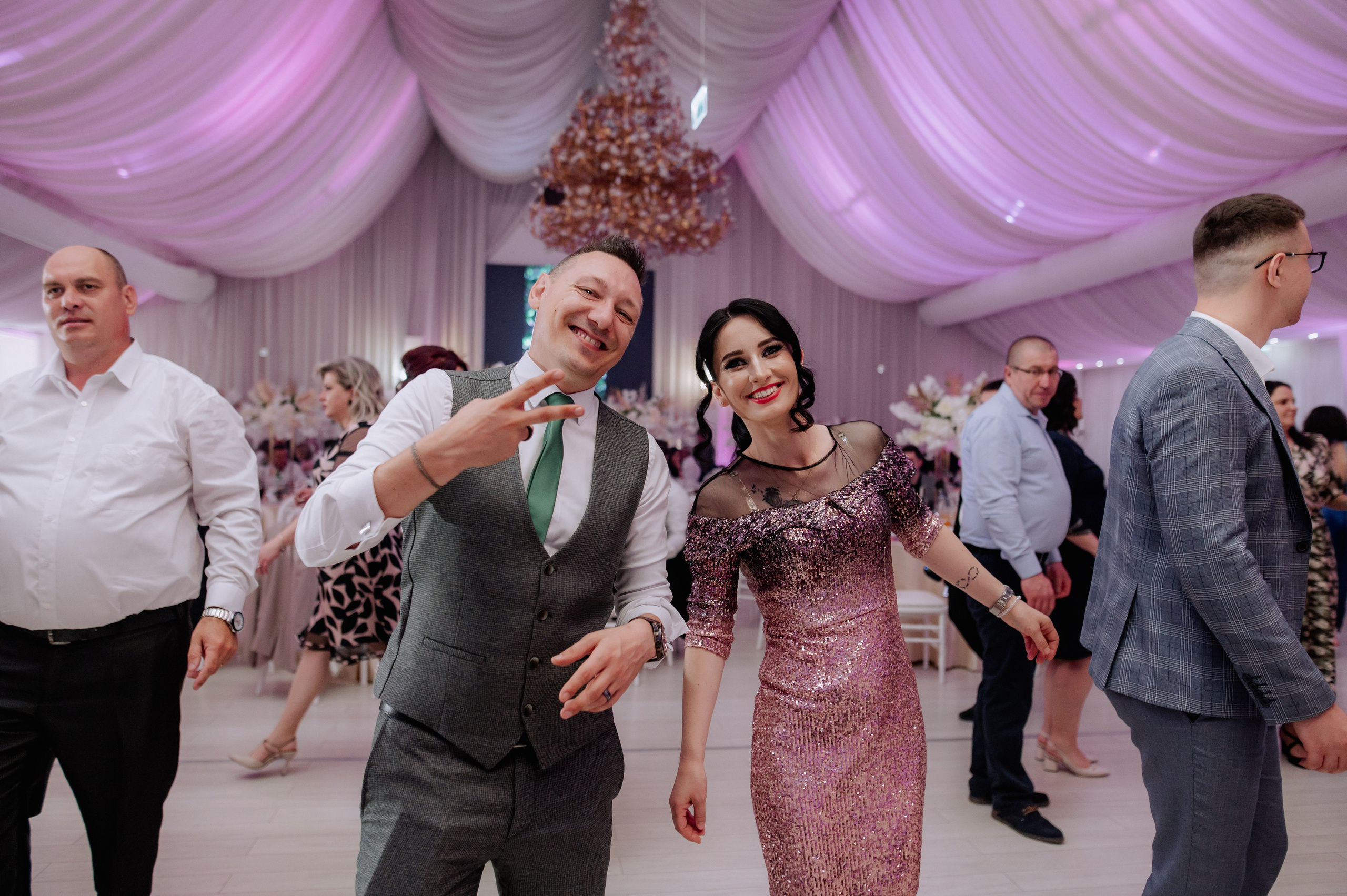 Nunta la Hotel Capitol Iasi. Proud Vision Weddings | Wedding Photography & Film — Servicii profesionale Foto Video Nunta Iasi