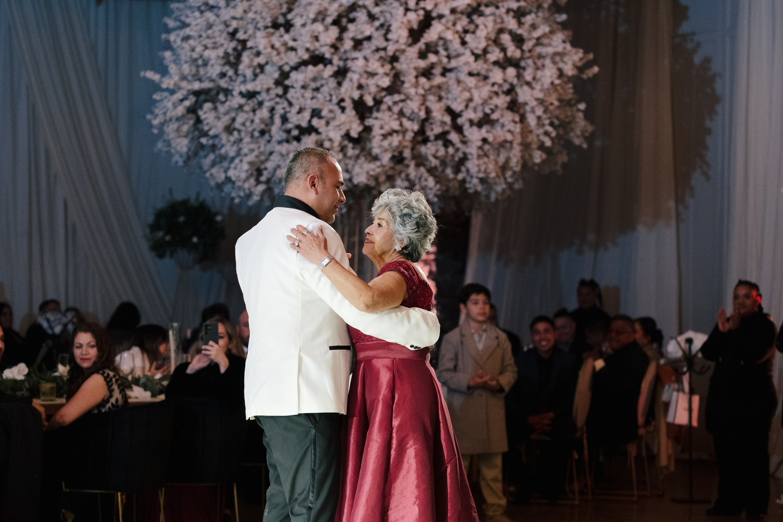 Alejandra y Salvador. Principal