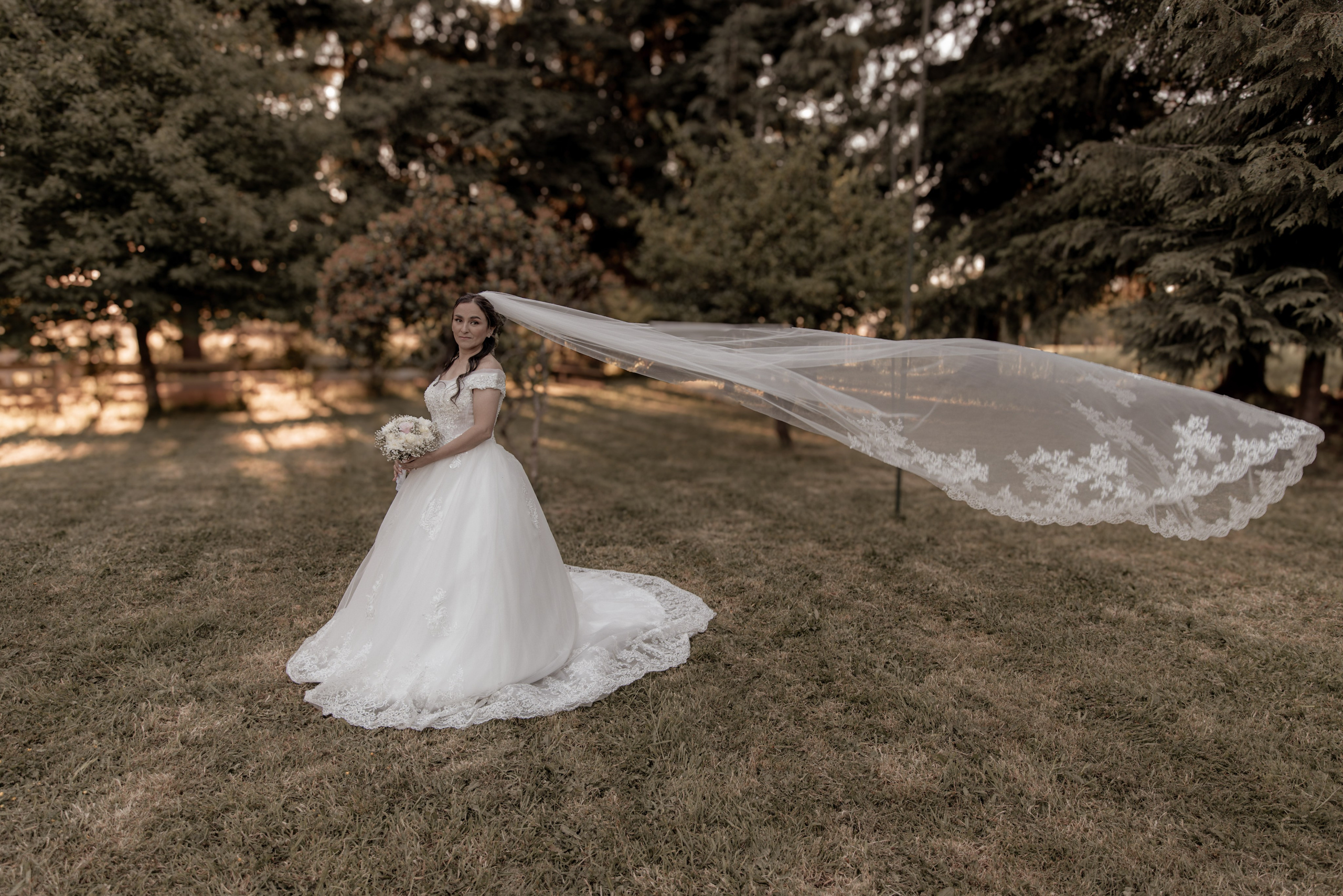 Elizabeth & Luis. Dinka & Emilio - El arte de preservar lo que no se repite