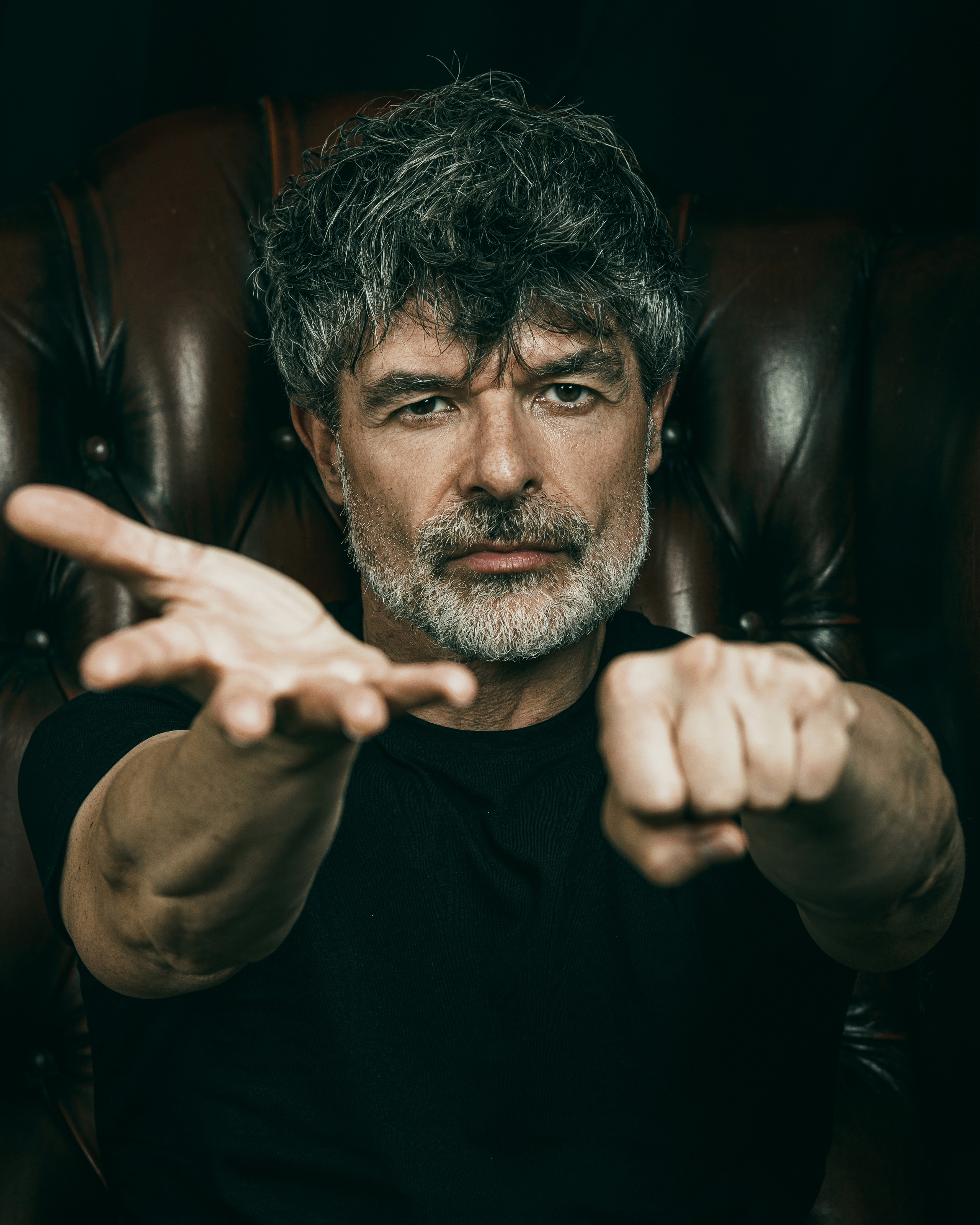 Nacho Guerreros. Студийная фотосессия для испанского актера