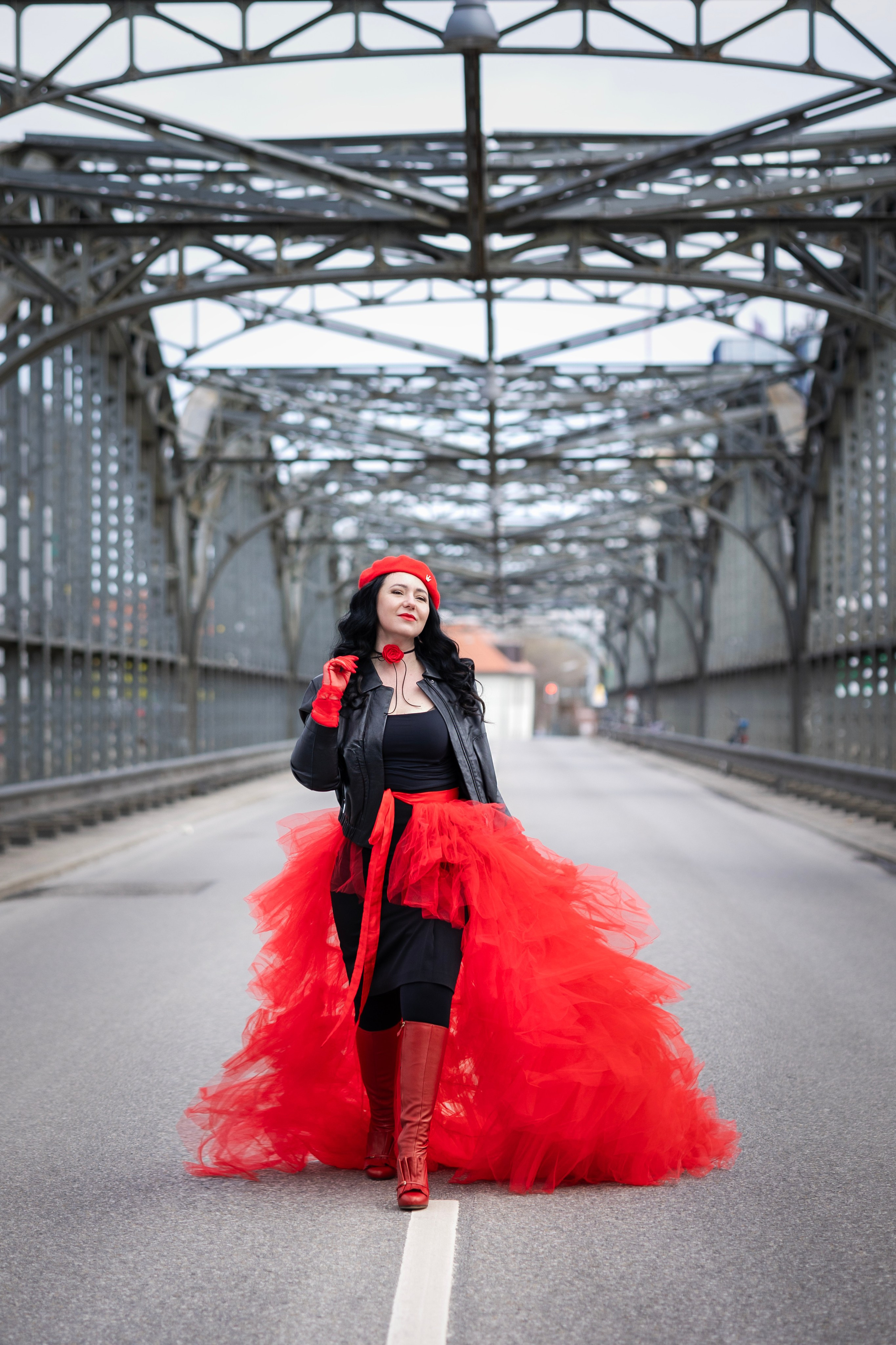 Balloons and red skirt. Фотограф в Мюнхене