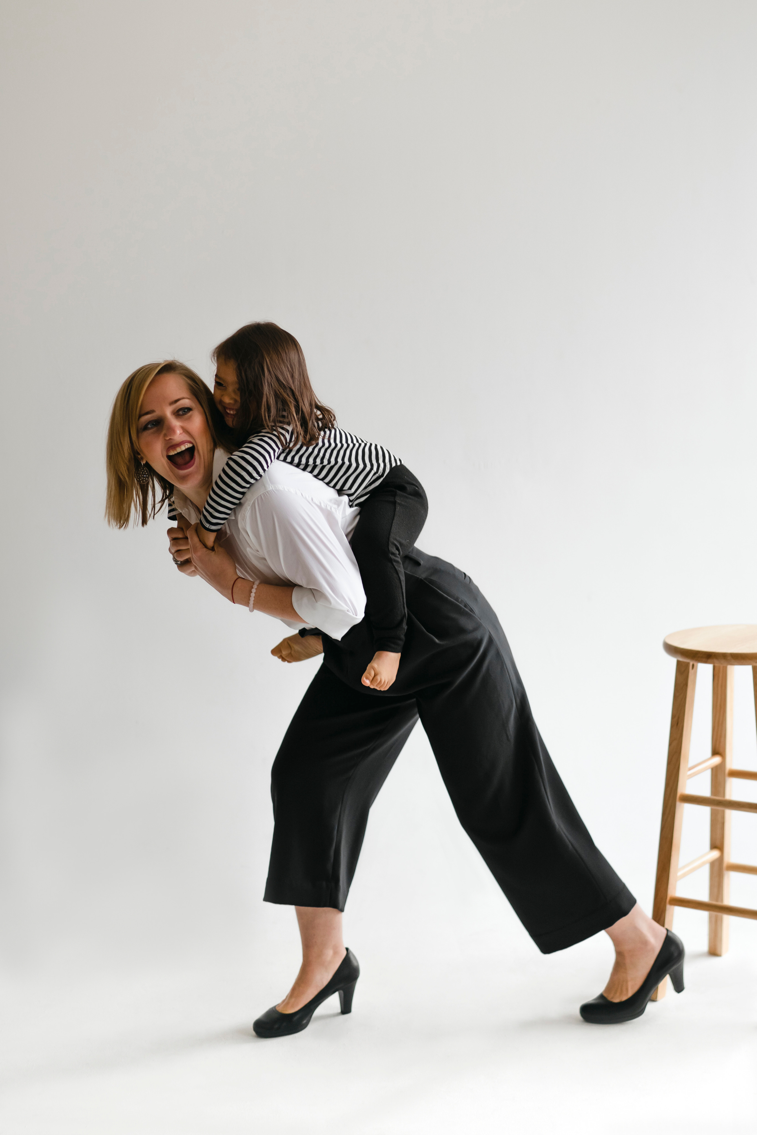 Yulia. Modern maternity photographer in Long Island New York