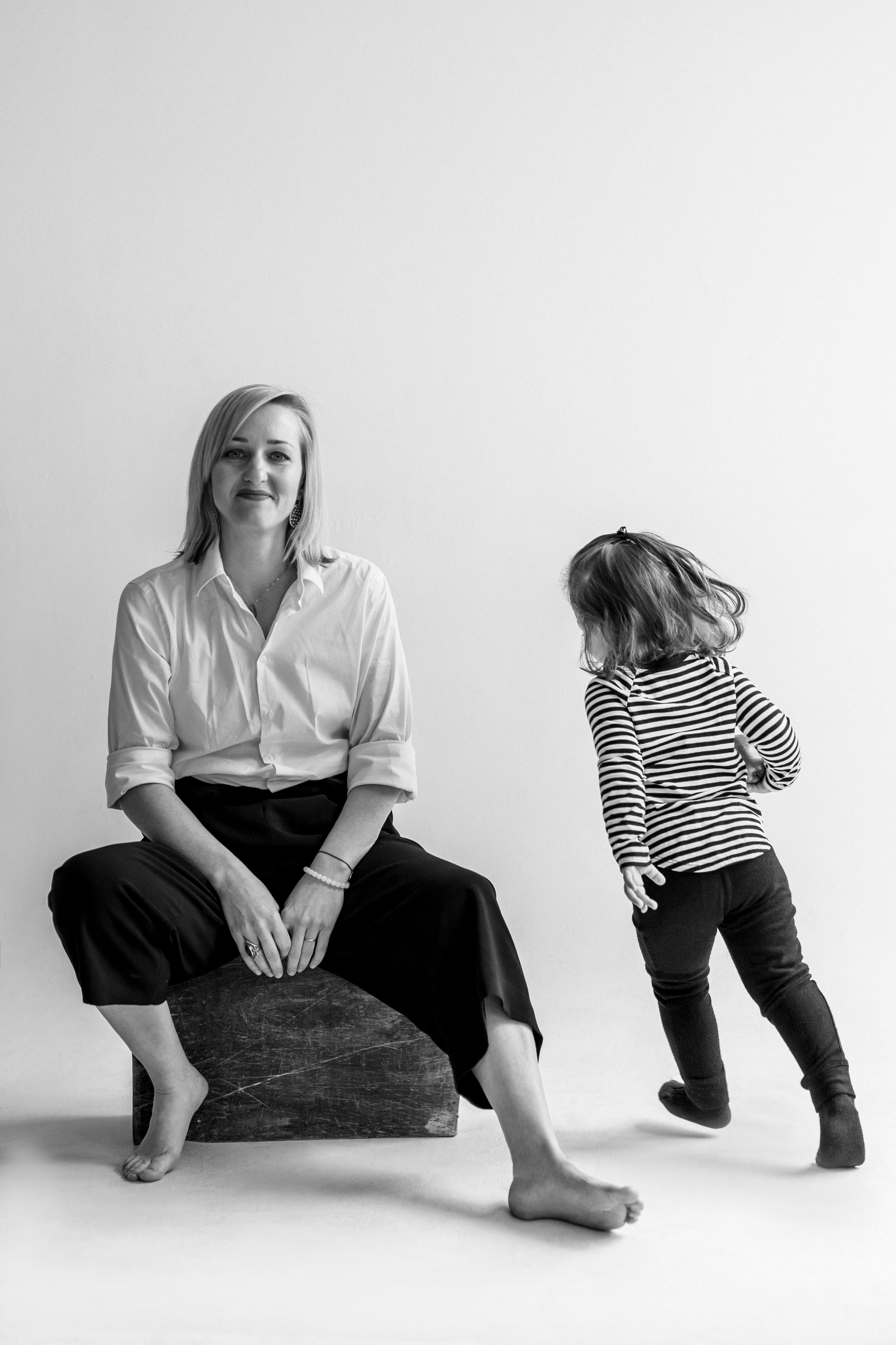 Yulia. Modern maternity photographer in Long Island New York