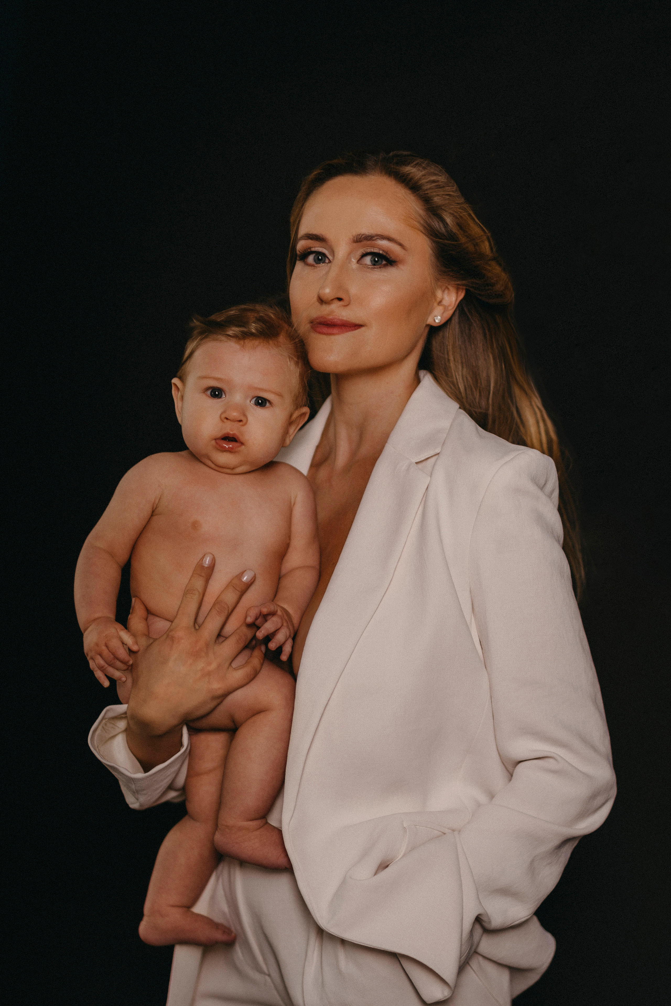 Zhanna. Modern maternity photographer in Long Island New York