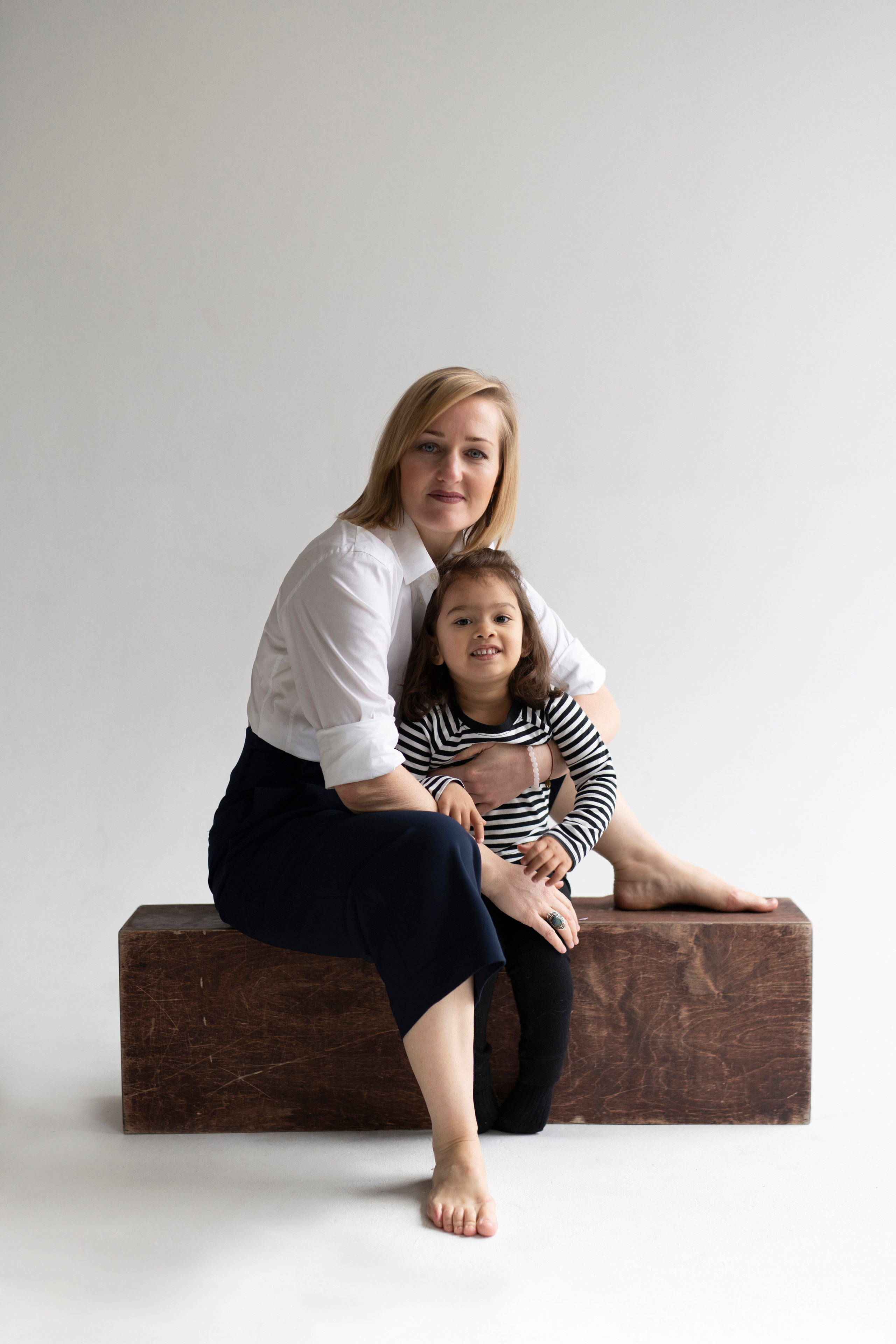 Yulia. Modern maternity photographer in Long Island New York