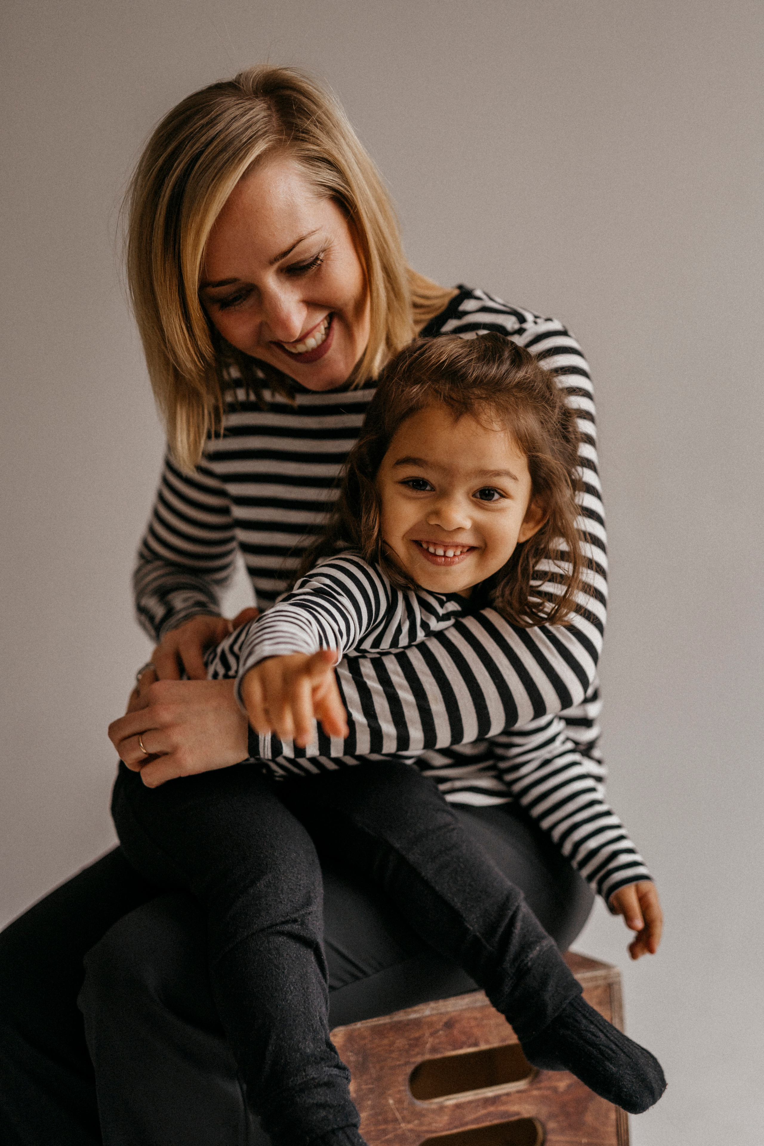 Yulia. Modern maternity photographer in Long Island New York