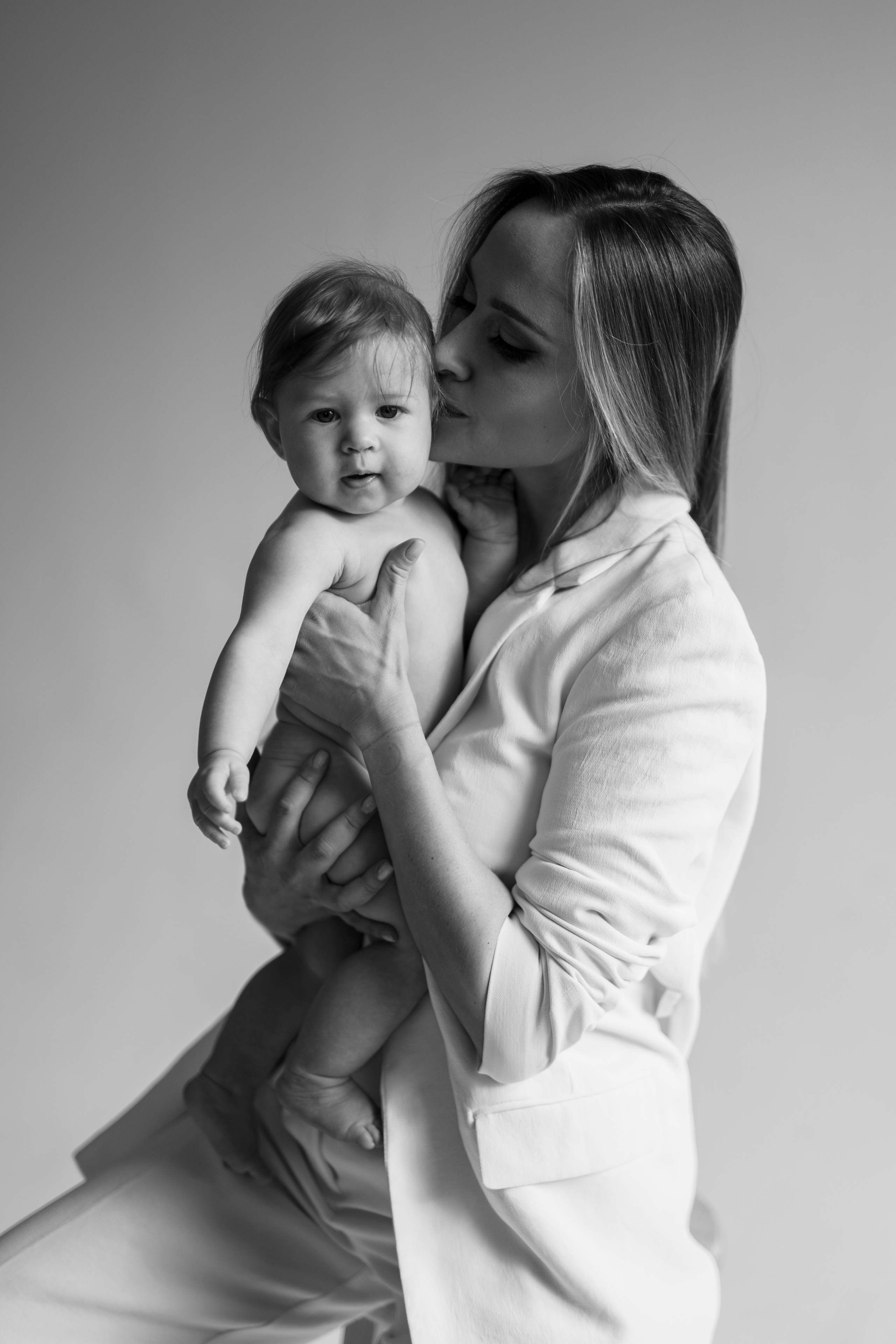 Zhanna. Modern maternity photographer in Long Island New York