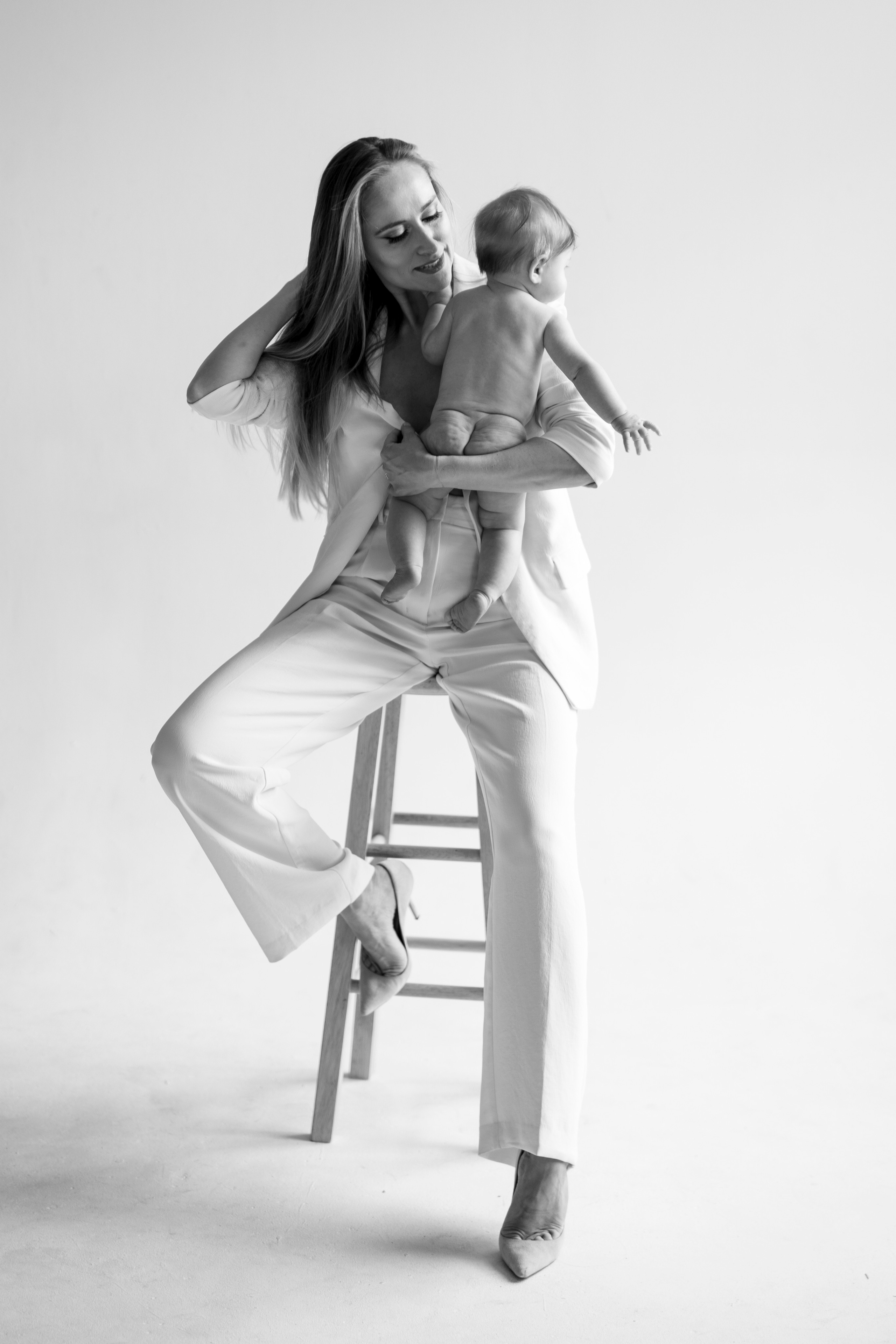 Zhanna. Modern maternity photographer in Long Island New York