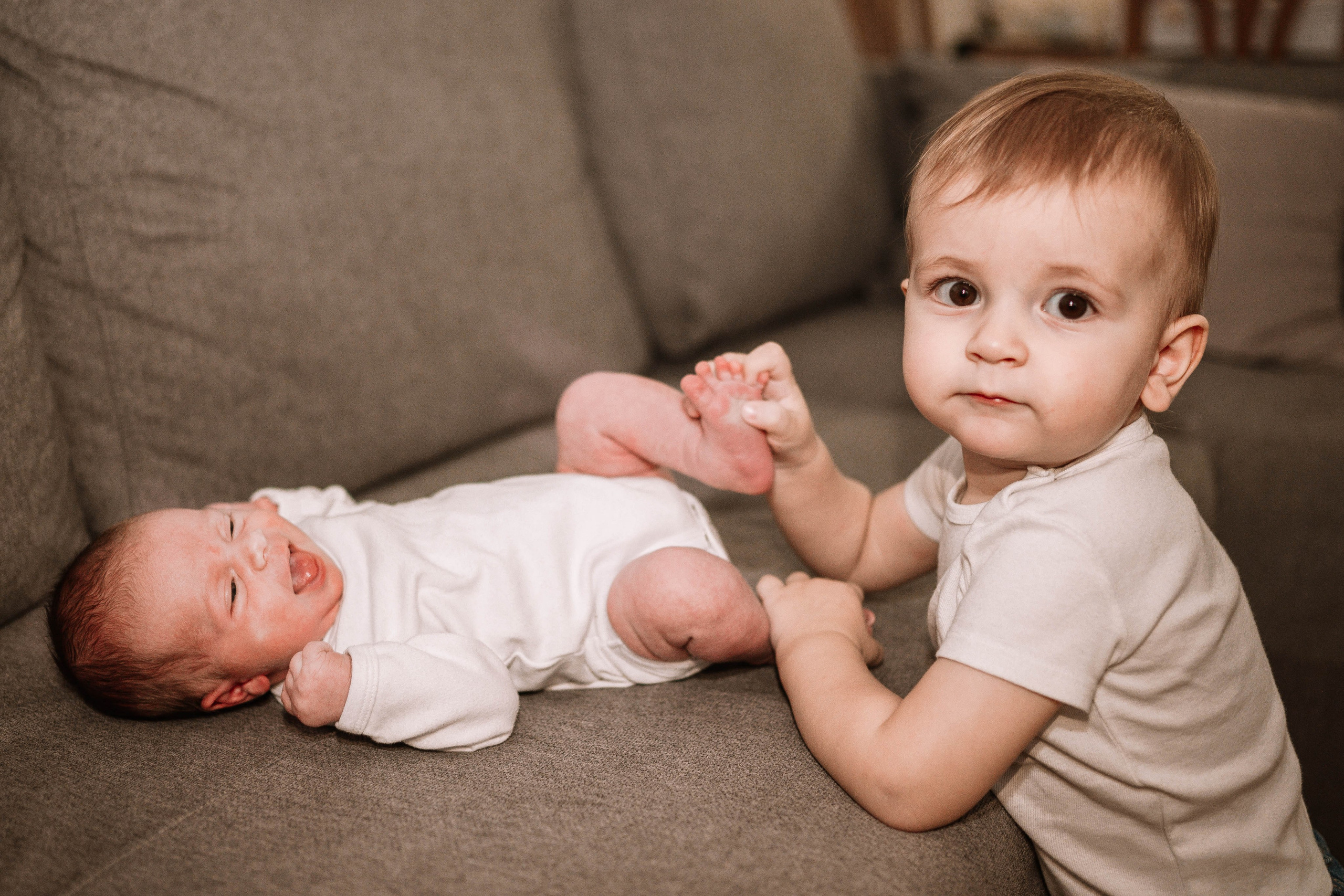 Iva - fotografisanje bebe kod kuće. Dečiji i porodični fotograf