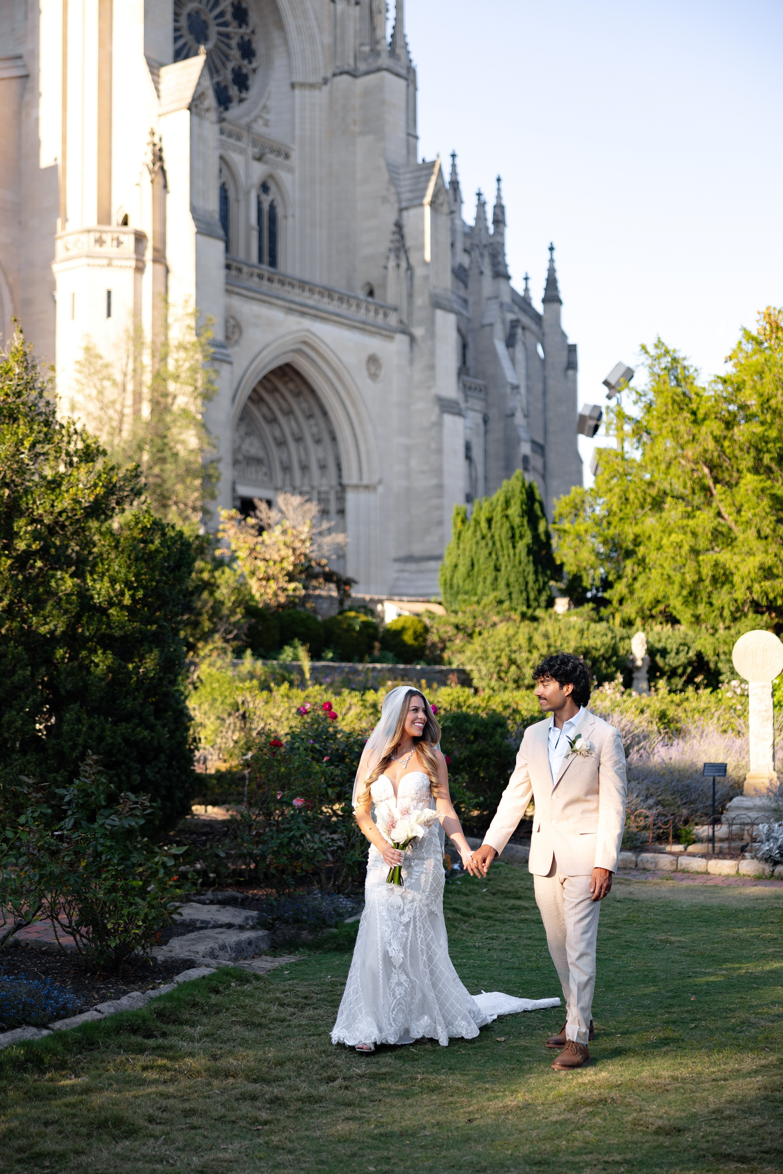 Nina and Arjun. Intimate Elopement in Washington DC. Photographer Anastasia Nagibina